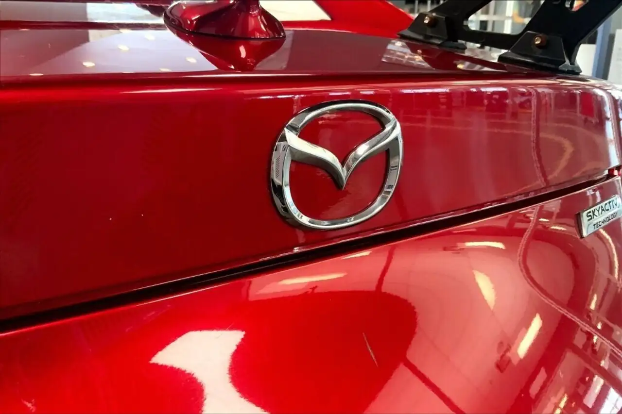Mazda MX-5 Miata снимка Mazda MX-5 Miata
