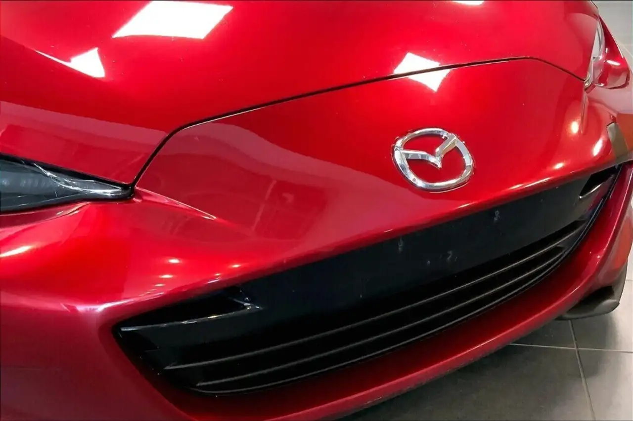 Mazda MX-5 Miata снимка Mazda MX-5 Miata