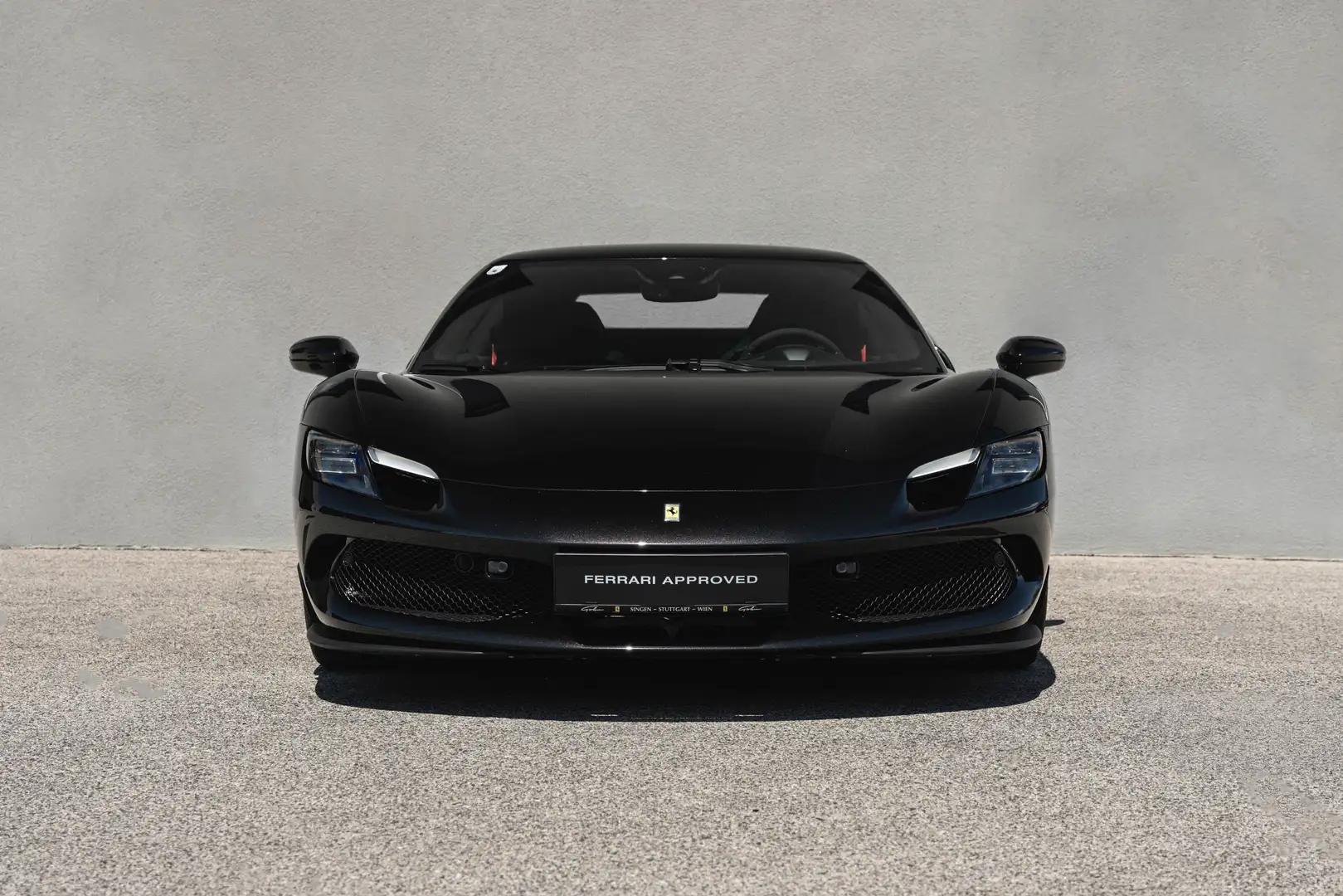 Ferrari 296 GTB Coupe PHEV F1 DCT Schwarz - 2