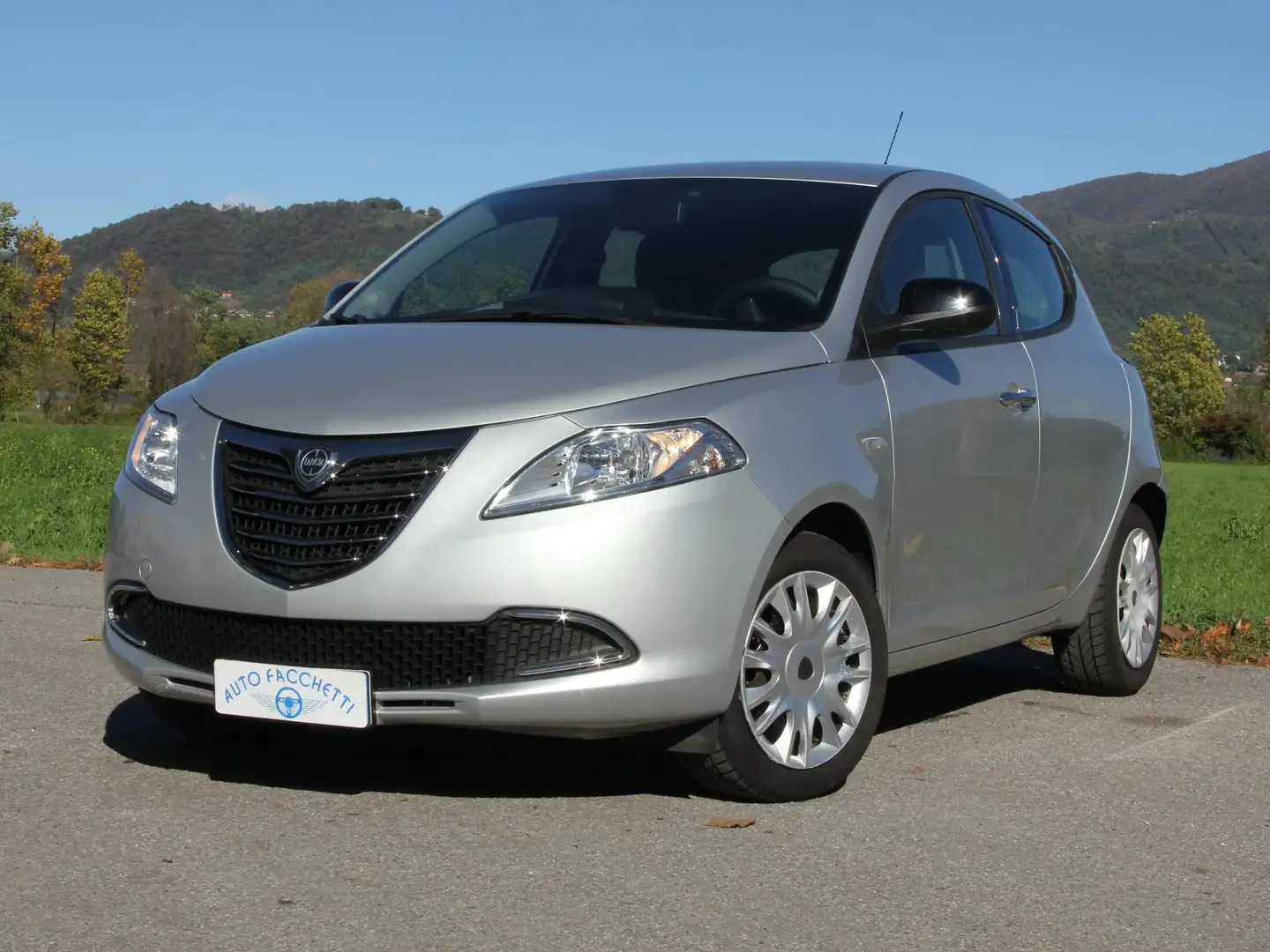 Lancia Ypsilon 1.2 8v Gold 69cv Argento - 1