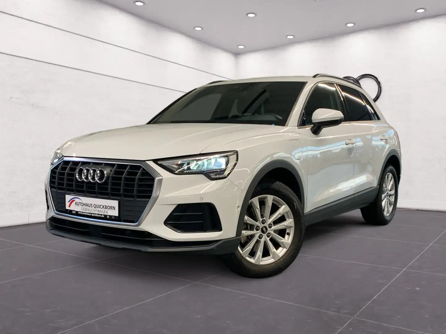 Audi Q3 45 TFSIe S tronic NAVI PARK SOUND Weiß - 2