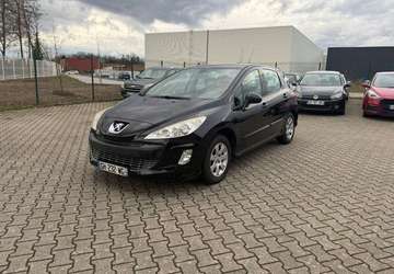 1.4i 95ch, berline, noir, 5 cv, portes, première mise en circulation le 30-07-2009. 115000km chaîne de distribution a été
