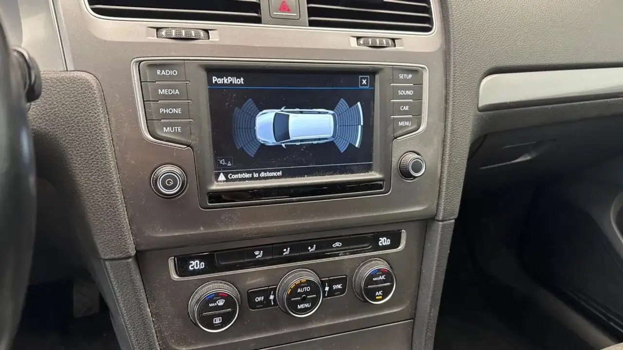 Volkswagen Golf Standard Model — photo 14