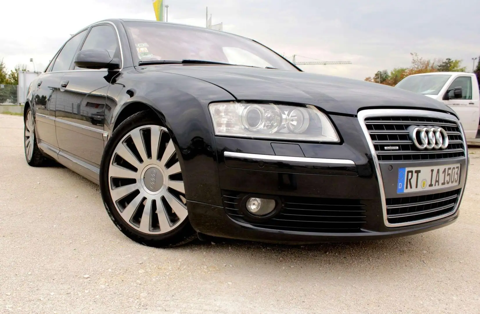 Audi A8 4.2 quattro/LPG/WEBASTO/NAVI/LEDER/LUFTFEDER. Negru - 1