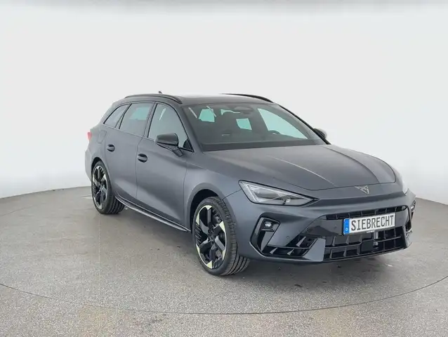 Cupra Leon view 3