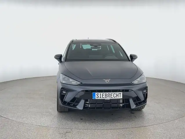 Cupra Leon view 2