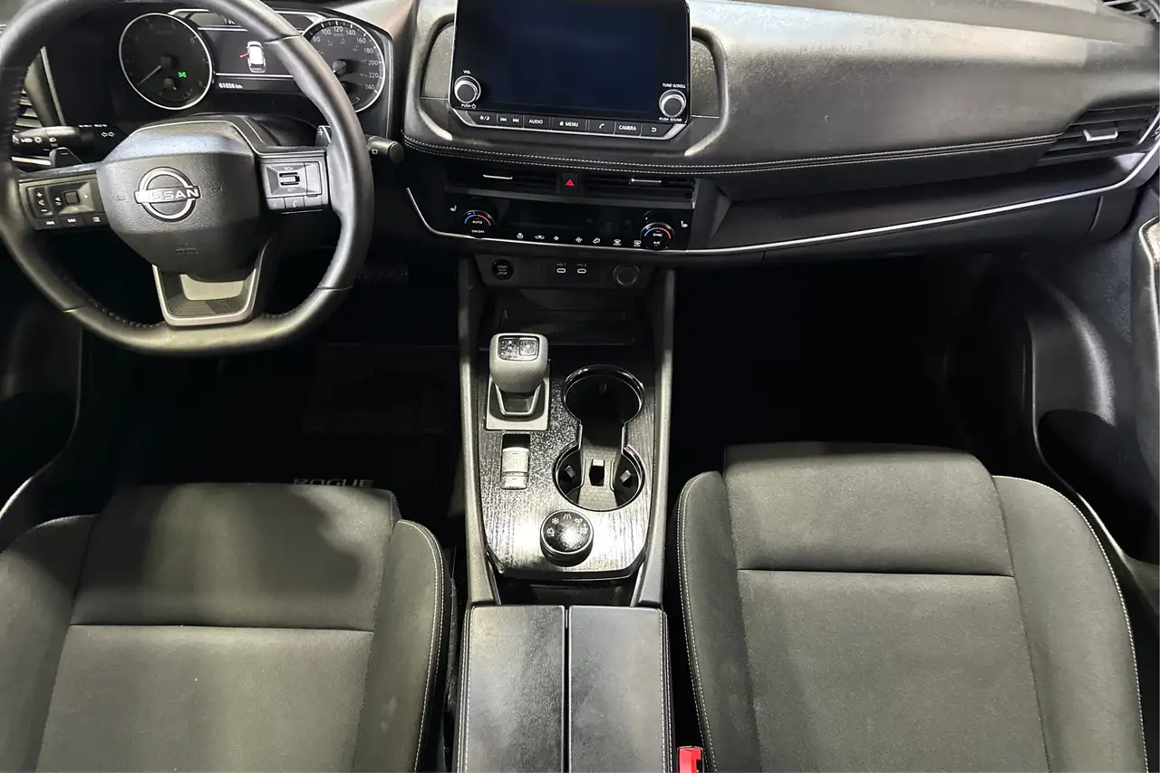 Nissan Rogue снимка Nissan Rogue