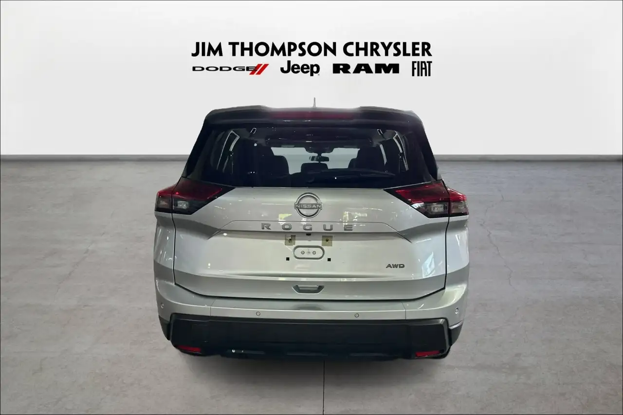 Nissan Rogue снимка Nissan Rogue
