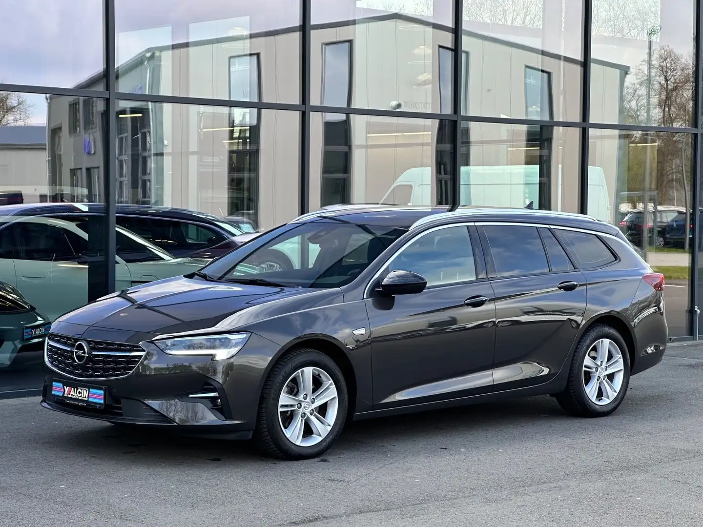 Opel Insignia 2.0 Diesel Elegance Auto ST 1.H/AHK/NAV Gris - 2