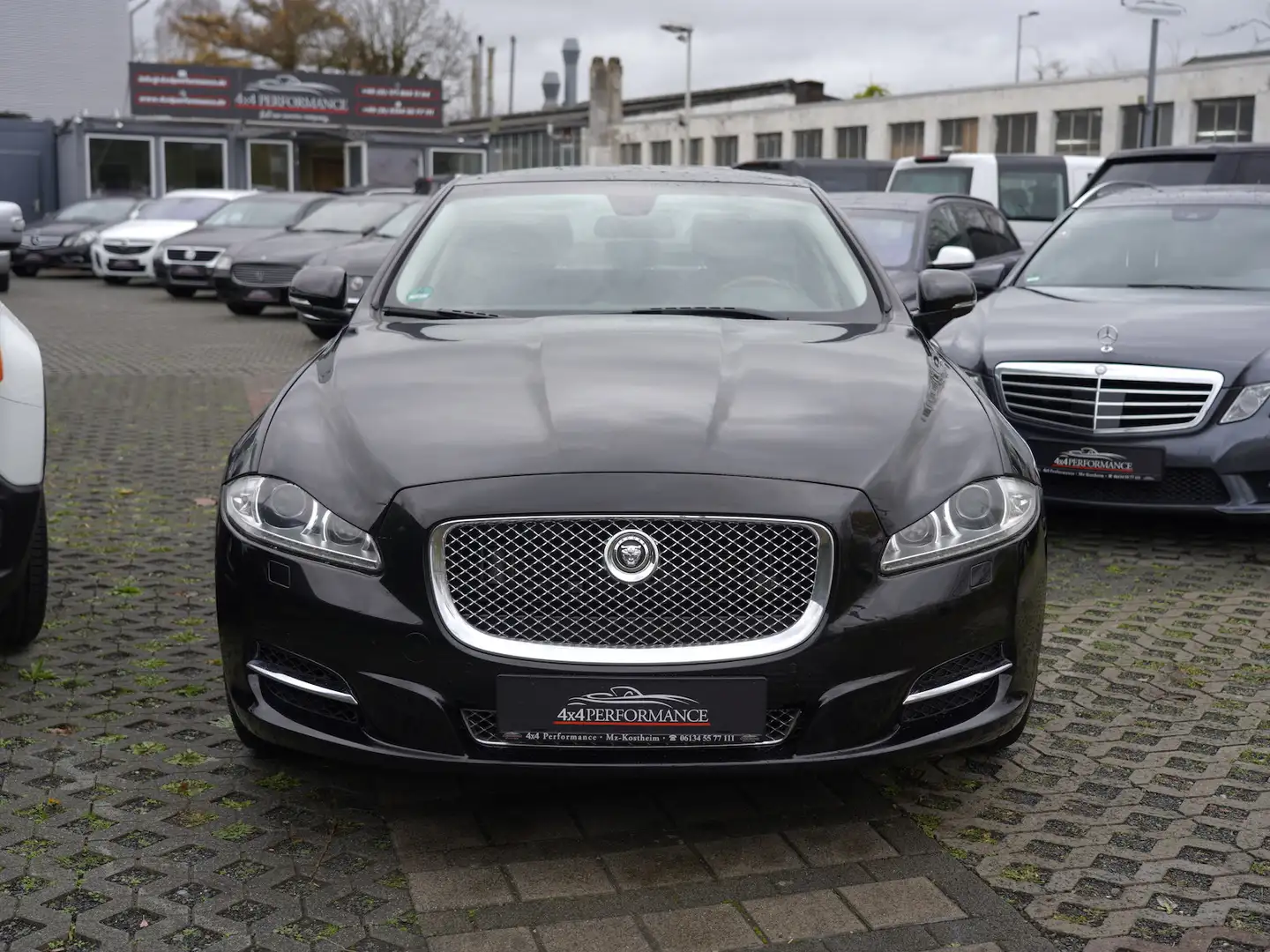 Jaguar XJ 3.0d *SWB Premium Luxury*69TKM* Schwarz - 2