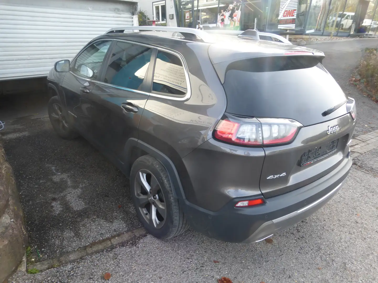 Jeep Cherokee Cherokee Diesel 2.2 MJ II Active Drive Automatited Grau - 2