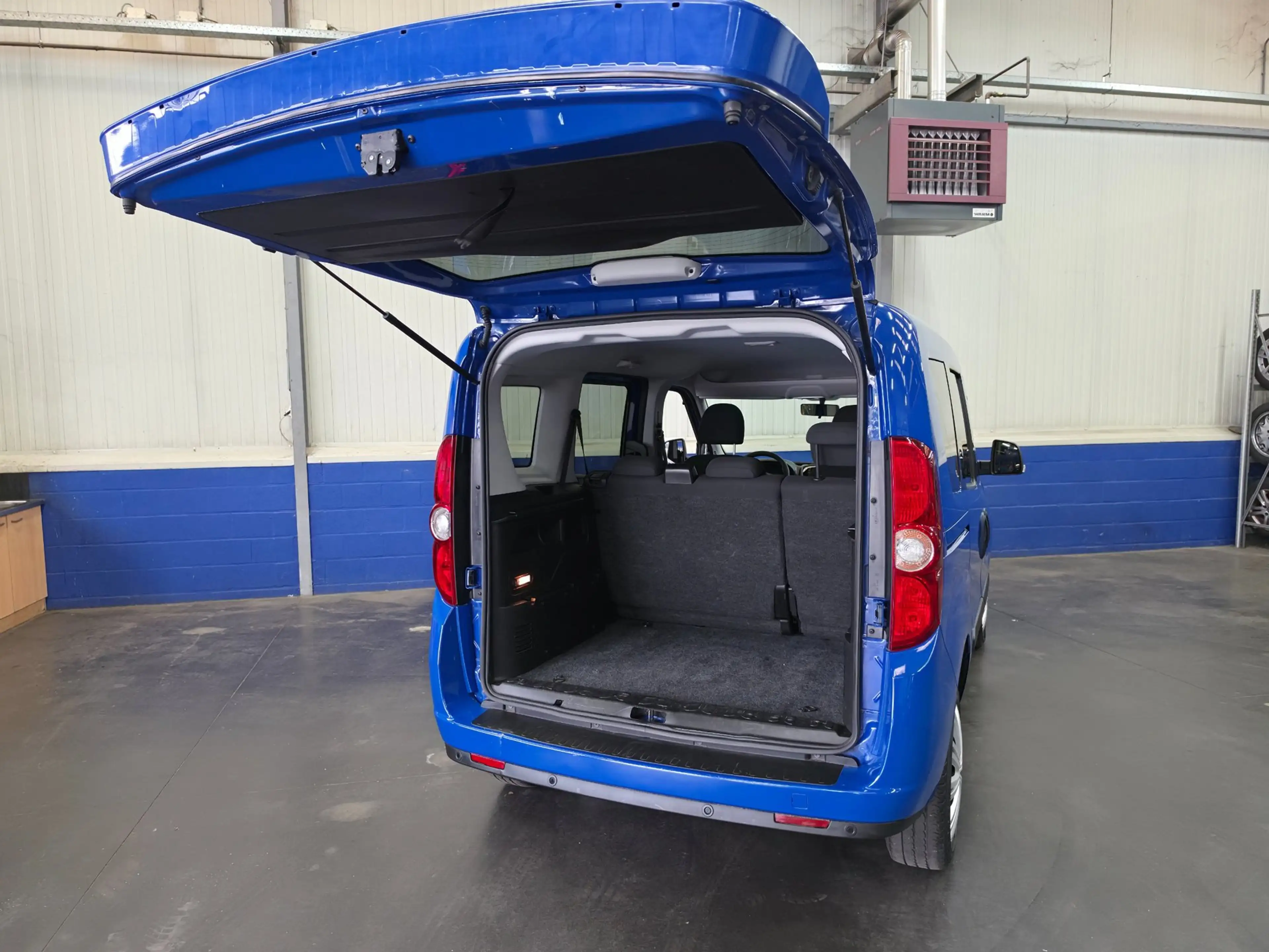 Opel Combo Tour 1.4 L1H1 ecoFLEX Cosmo — photo 12