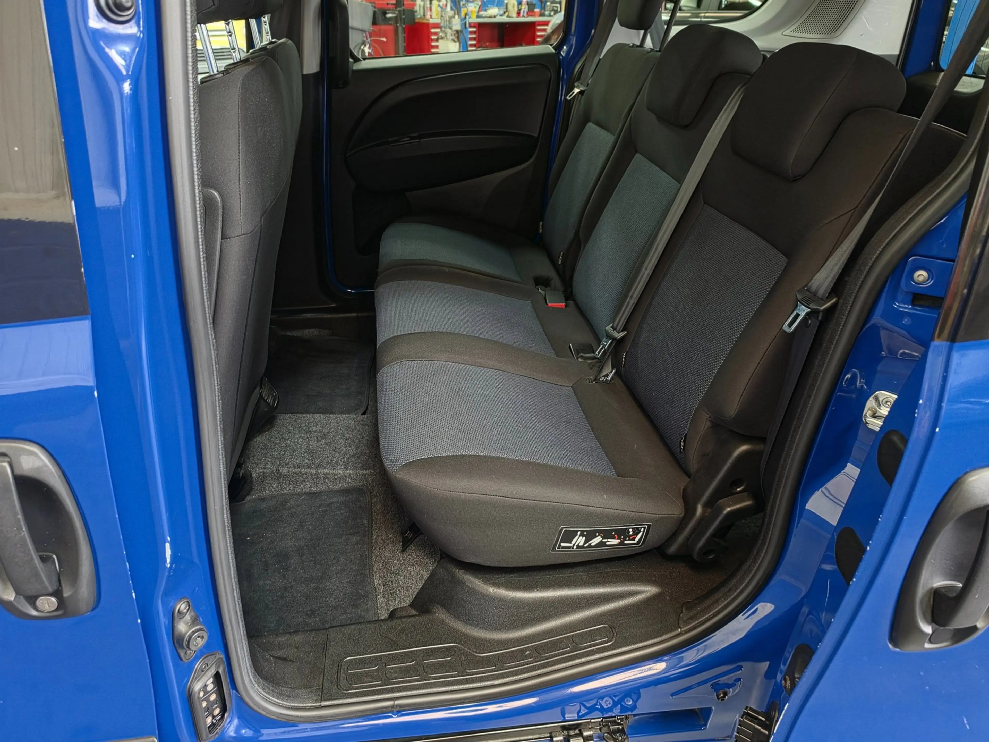 Opel Combo Tour 1.4 L1H1 ecoFLEX Cosmo — photo 8