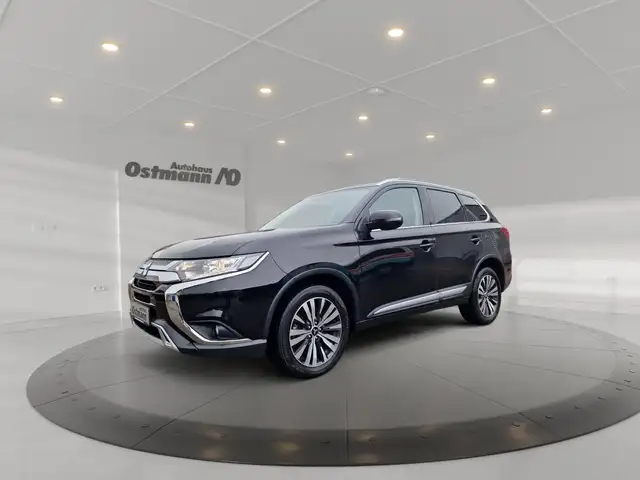 Mitsubishi Outlander 2.0 MIVEC Diamant Edition GRA NAVI SHZ