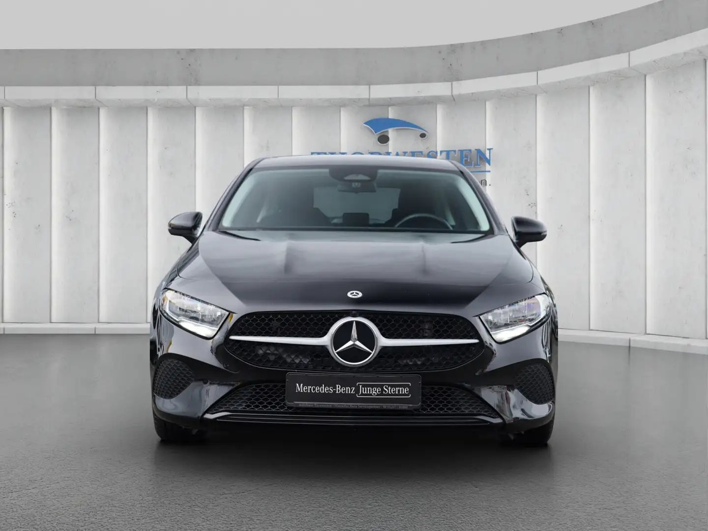 Mercedes-Benz A 180 A 180 Kompaktlimousine Schwarz - 2