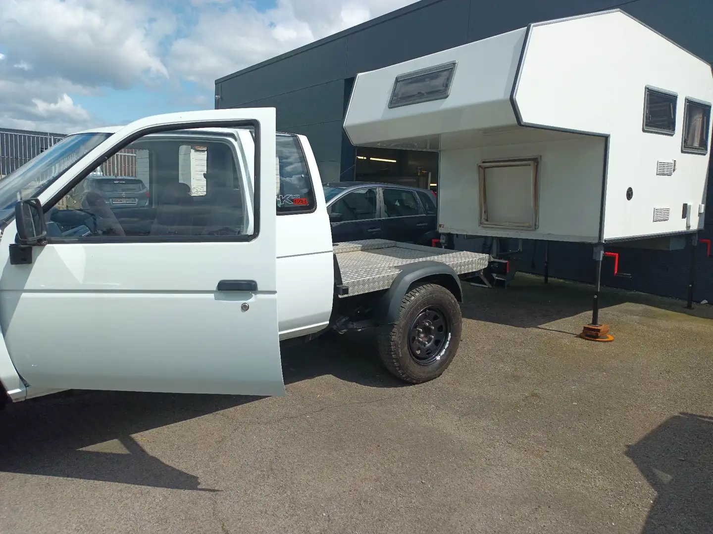 Nissan King Cab Beyaz - 2