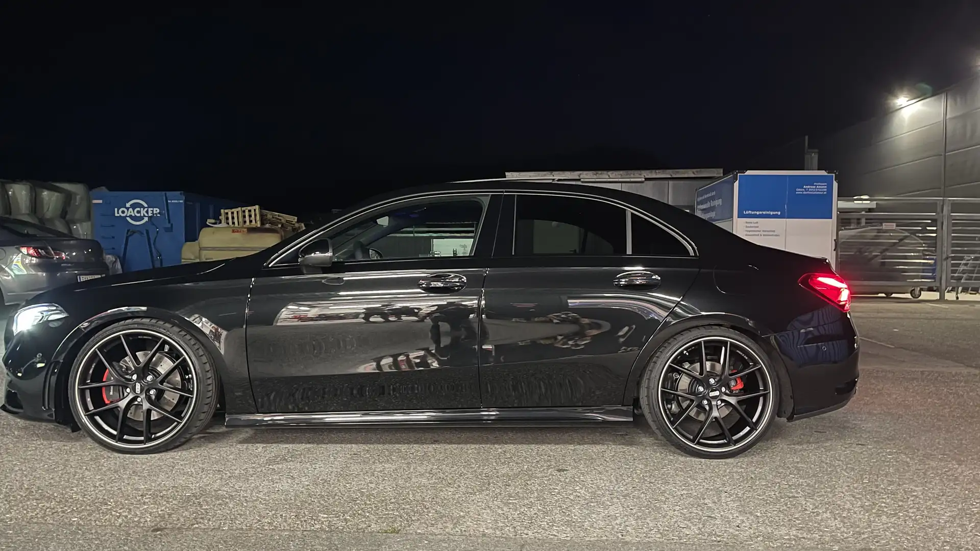 Mercedes-Benz A 220 d Limousine Aut. Schwarz - 1