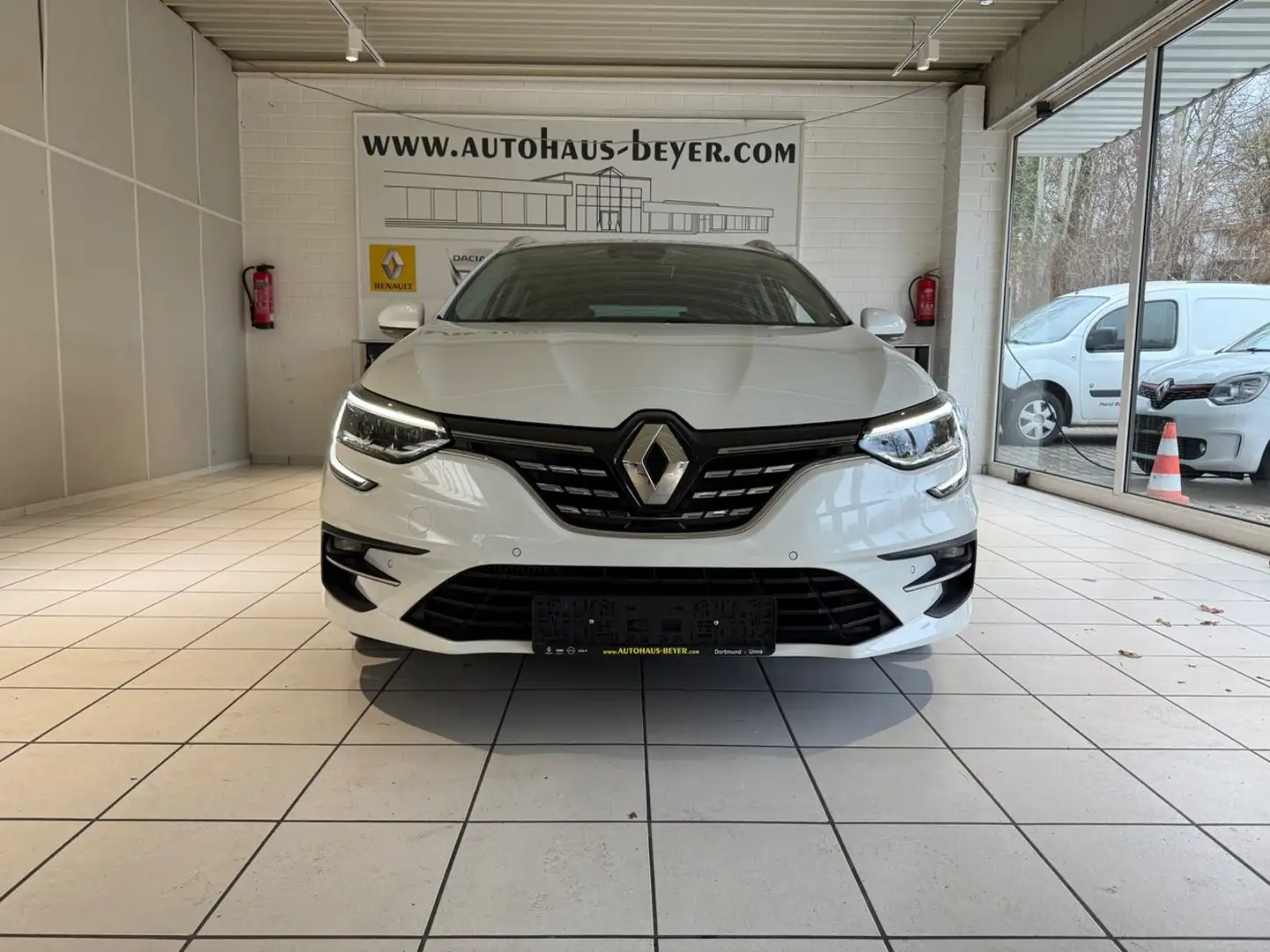 Renault Megane IV Grandtour Intens TCe 140 Weiß - 2
