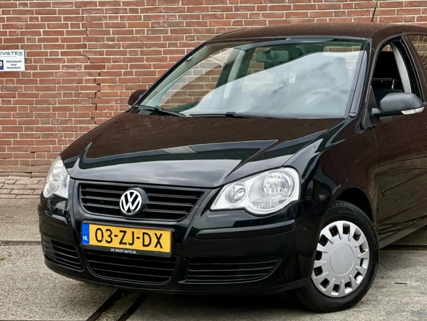 Volkswagen Polo 1.2-12V Comfortline Negro - 2