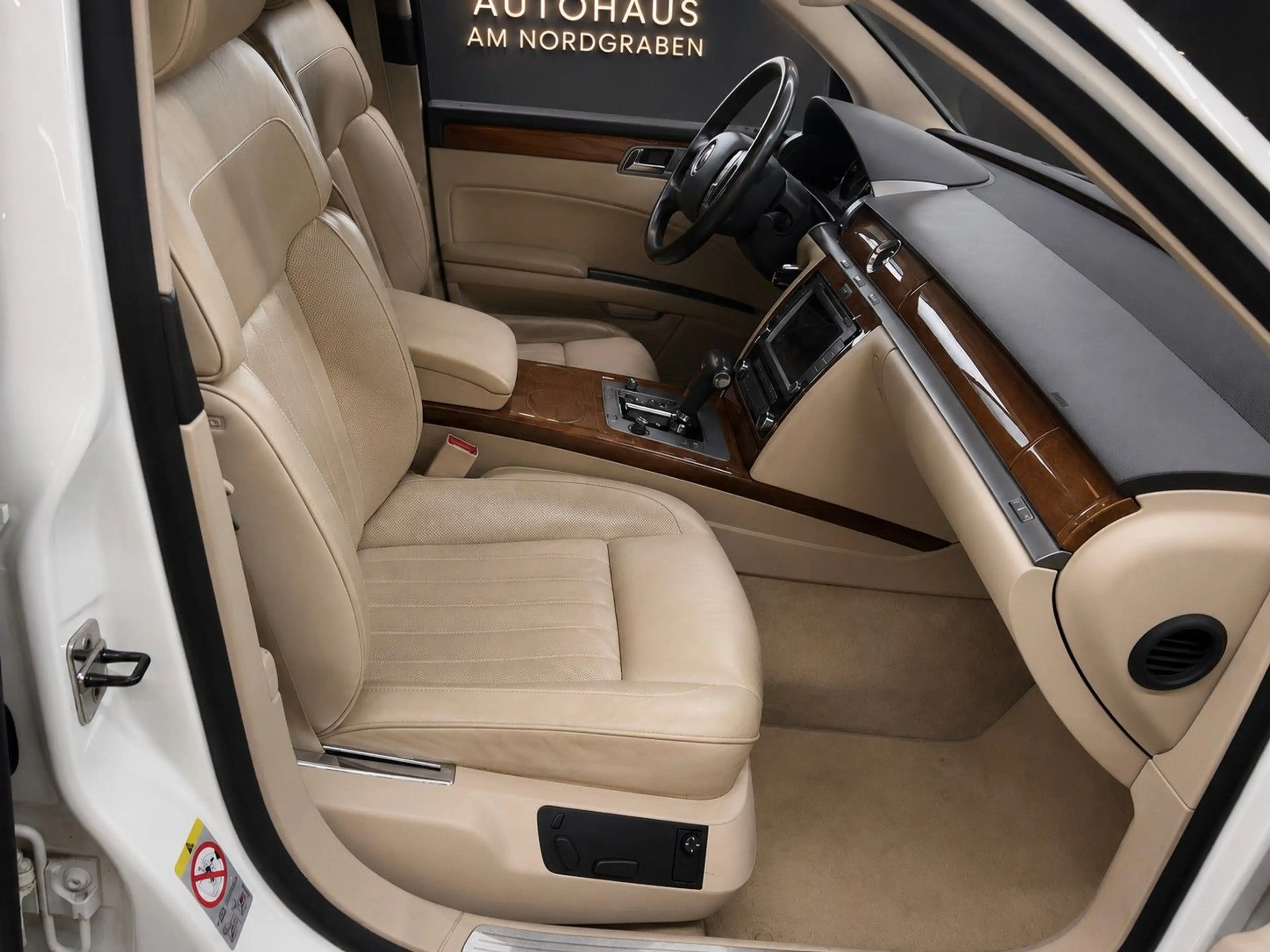 Volkswagen Phaeton V6 TDI 5-Sitzer 4Motion — photo 7