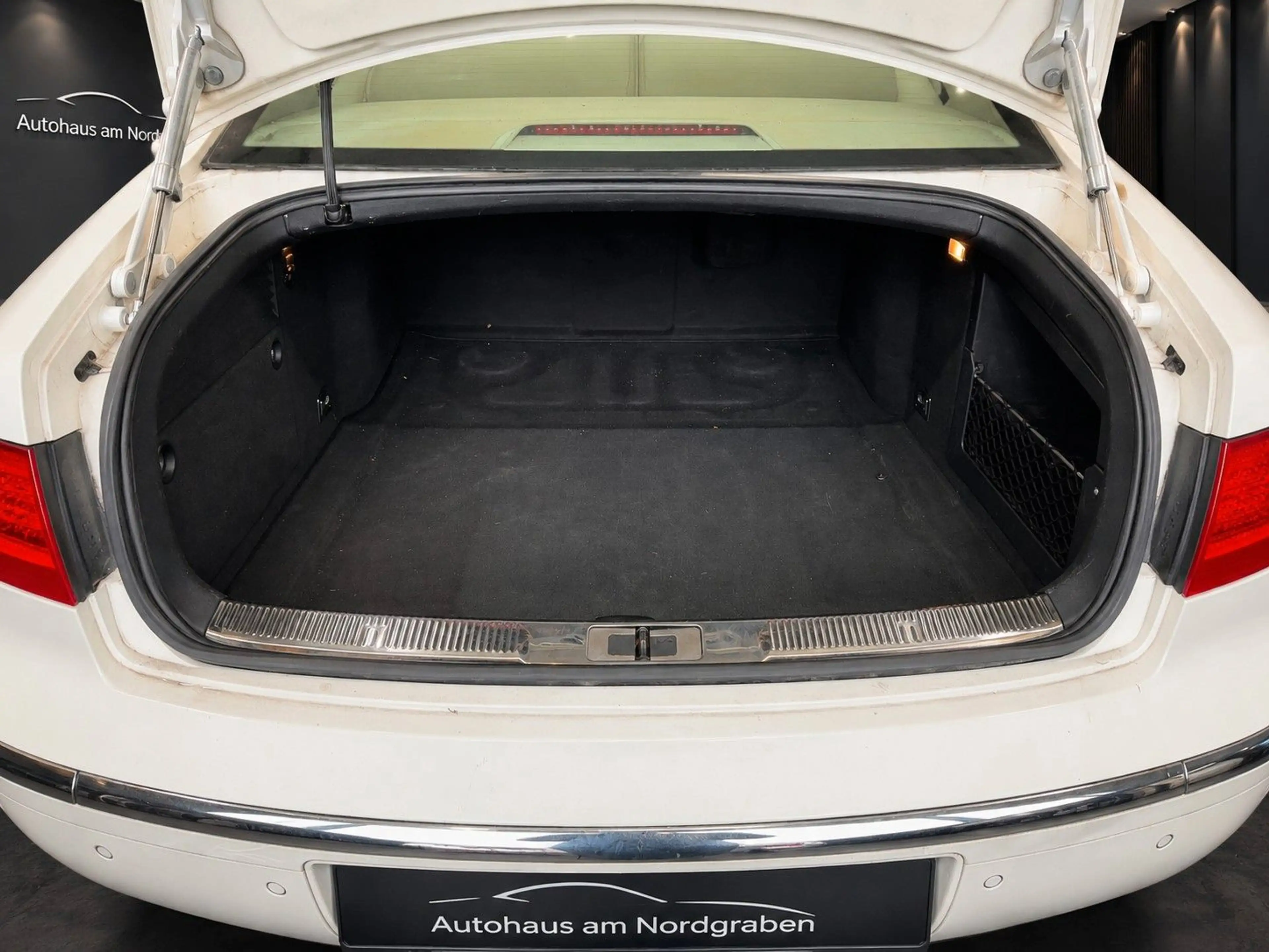 Volkswagen Phaeton V6 TDI 5-Sitzer 4Motion — photo 9