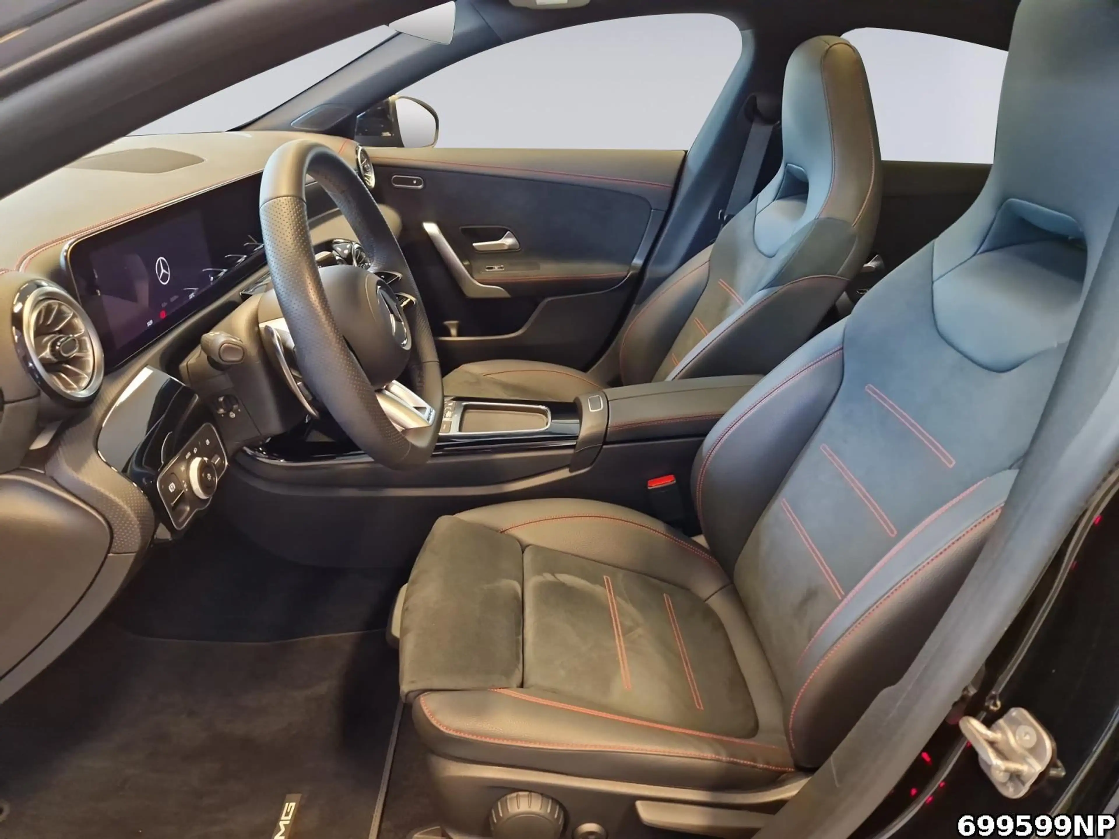 Mercedes-Benz CLA 35 AMG 4M Pano Night DISTRONIC MULTIBEAM — photo 10