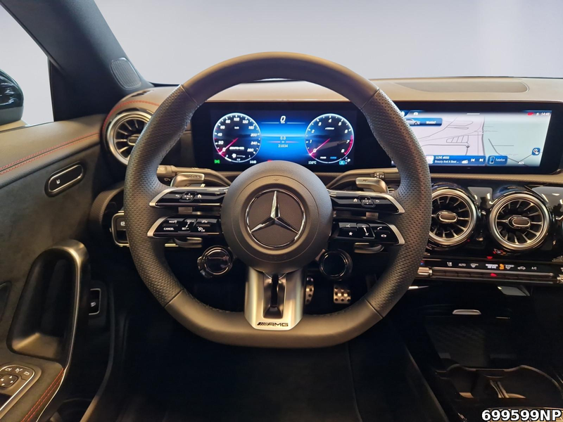 Mercedes-Benz CLA 35 AMG 4M Pano Night DISTRONIC MULTIBEAM — photo 9