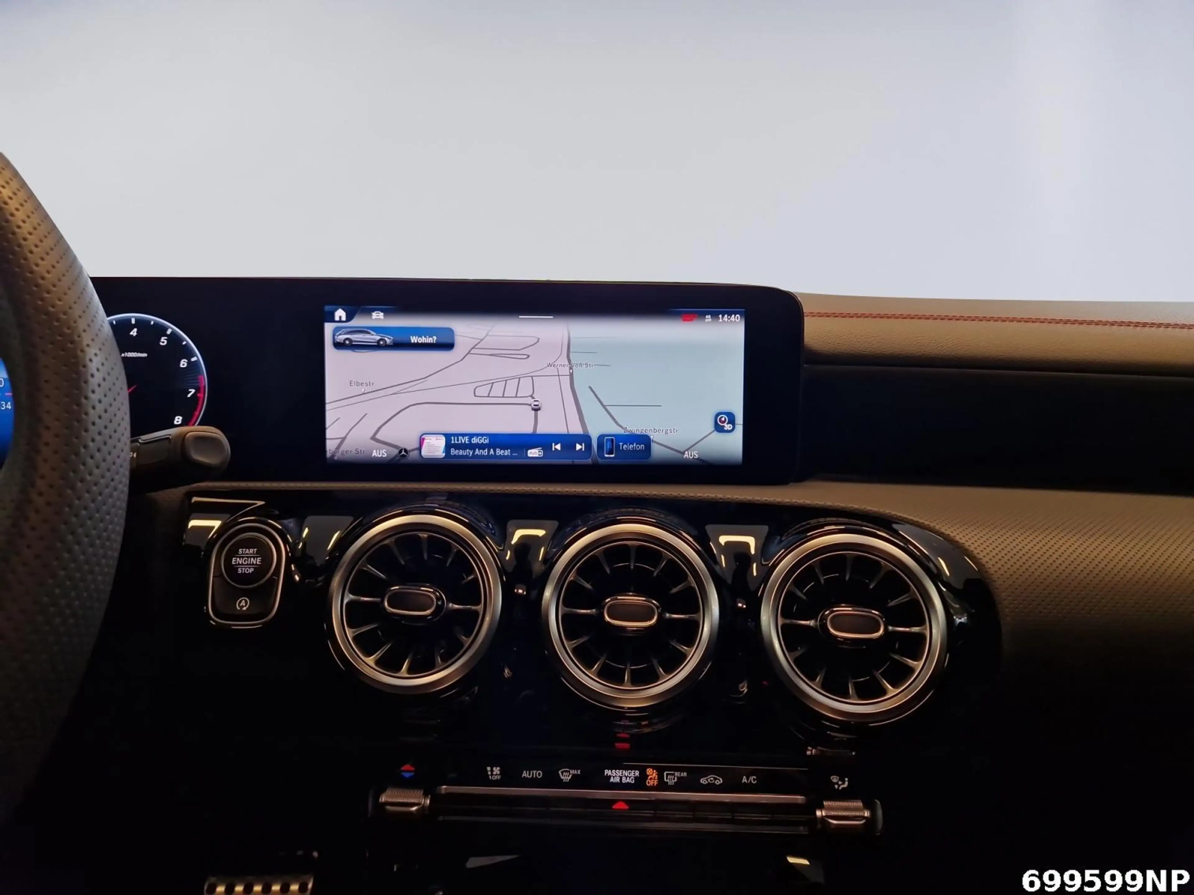 Mercedes-Benz CLA 35 AMG 4M Pano Night DISTRONIC MULTIBEAM — photo 12