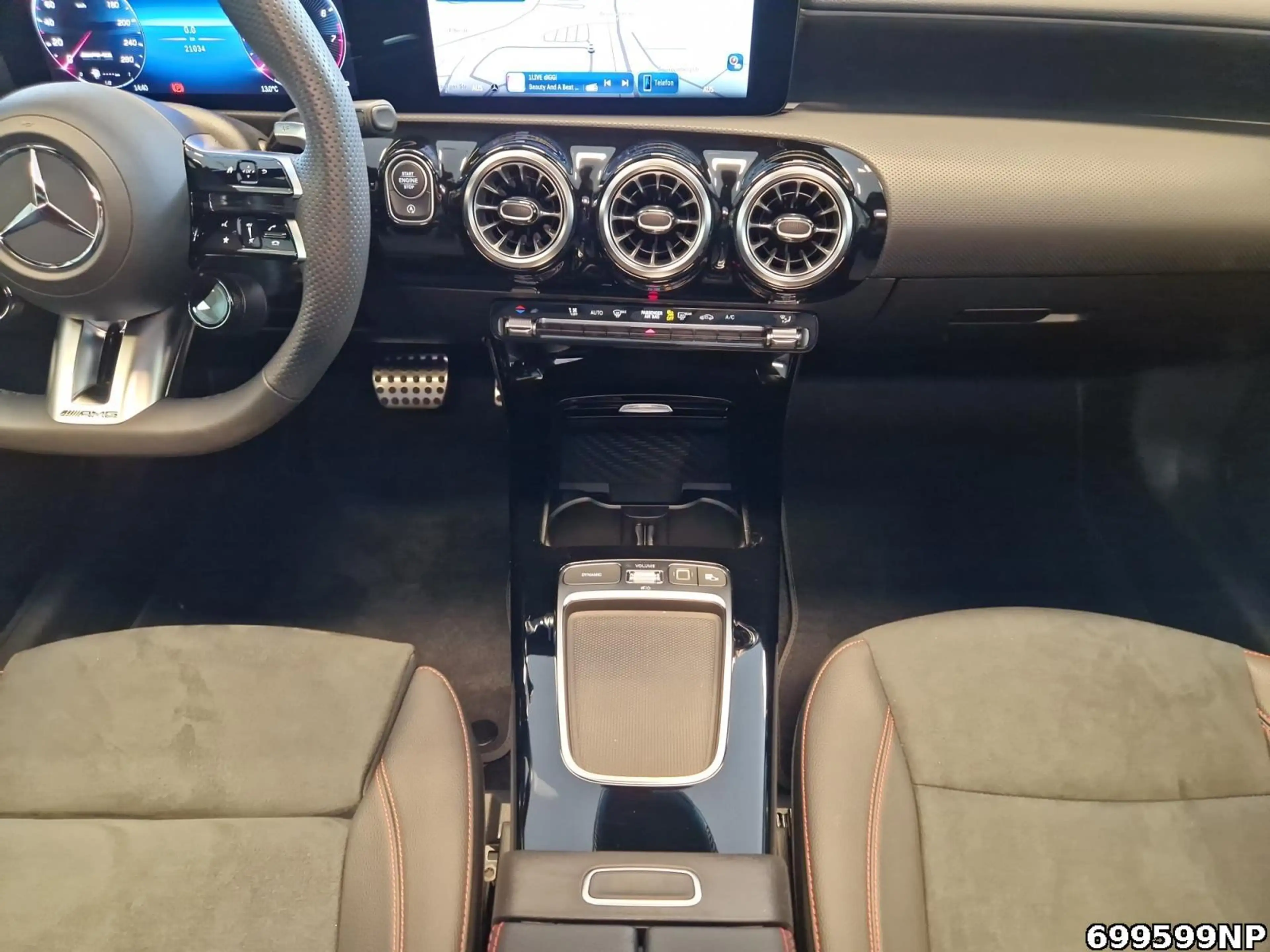 Mercedes-Benz CLA 35 AMG 4M Pano Night DISTRONIC MULTIBEAM — photo 13