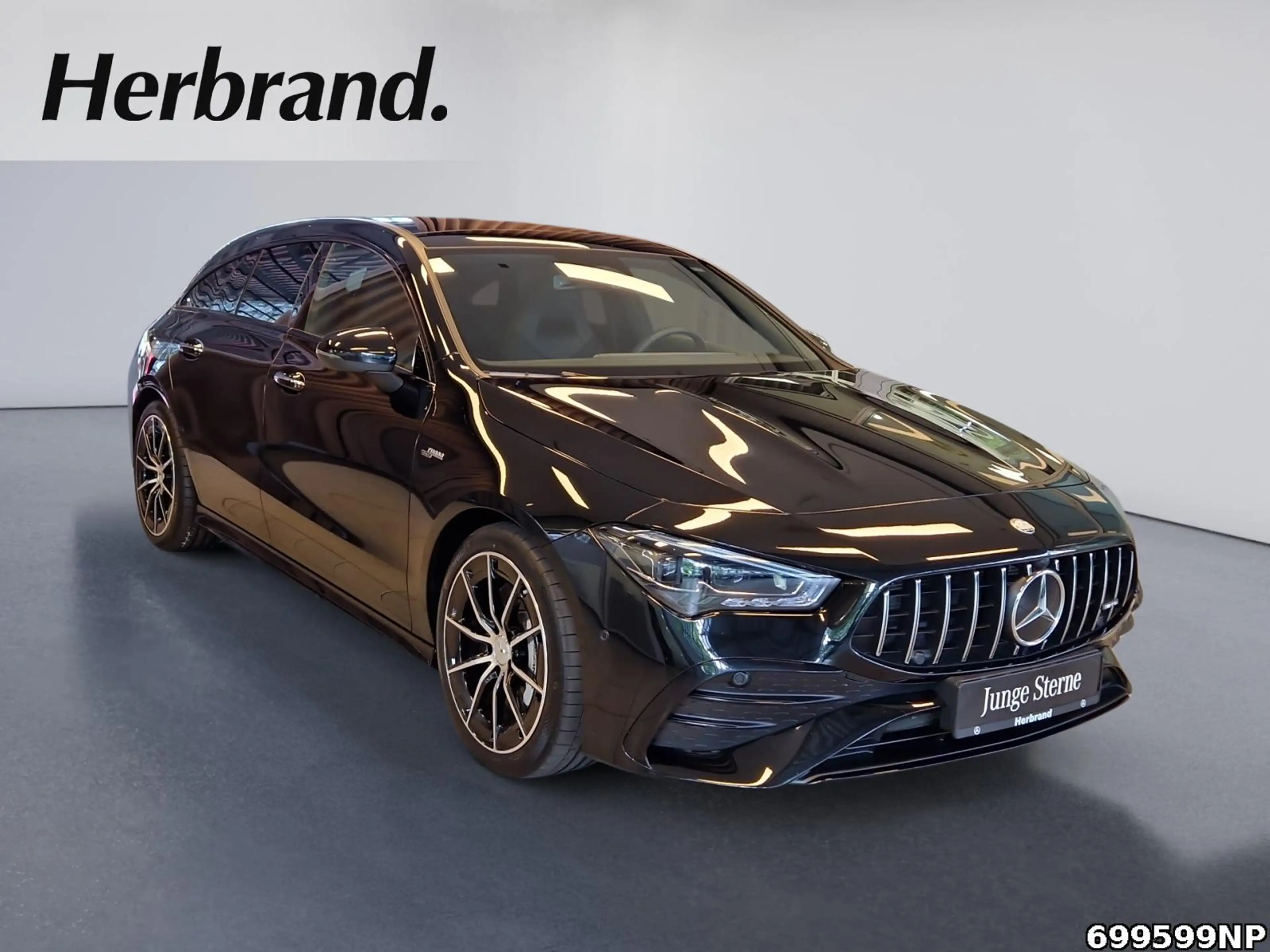 Mercedes-Benz CLA 35 AMG 4M Pano Night DISTRONIC MULTIBEAM — photo 2