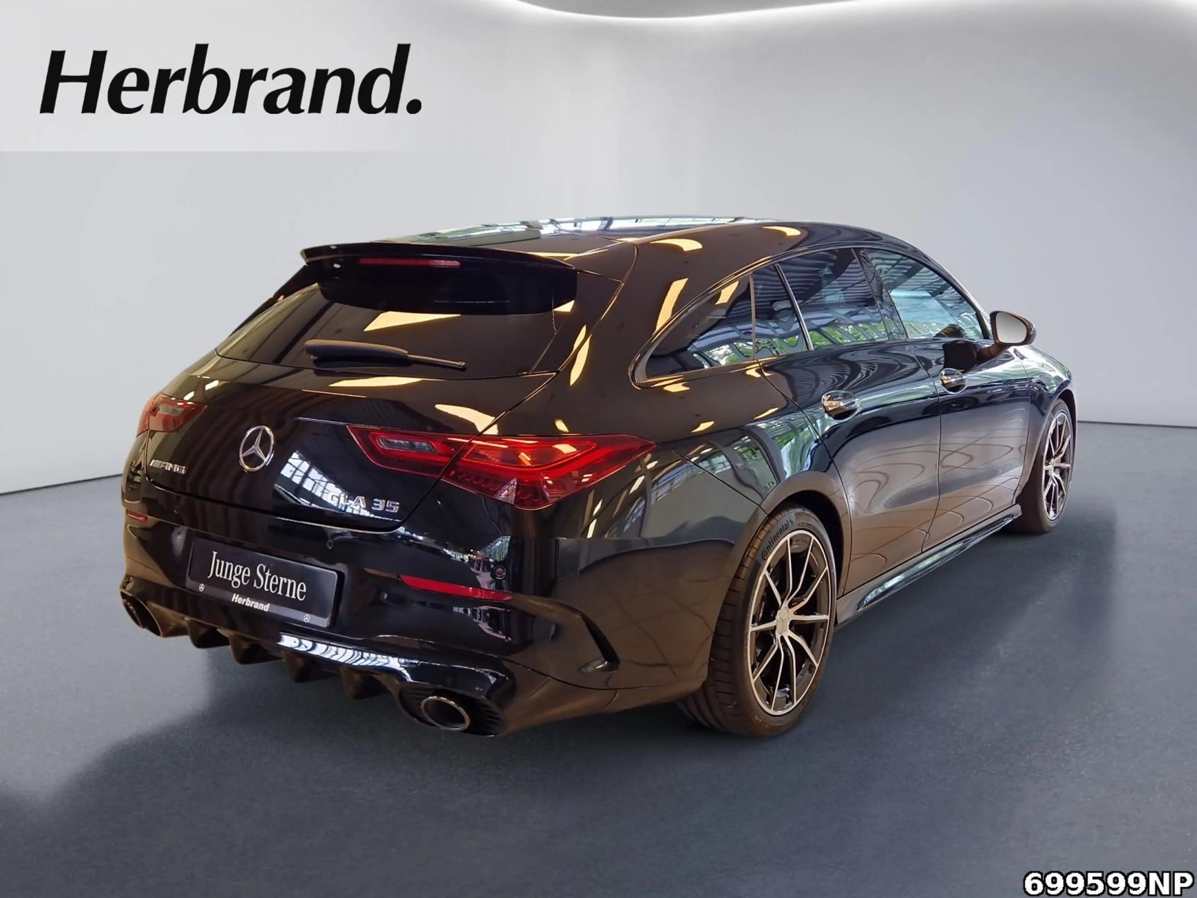 Mercedes-Benz CLA 35 AMG 4M Pano Night DISTRONIC MULTIBEAM — photo 3