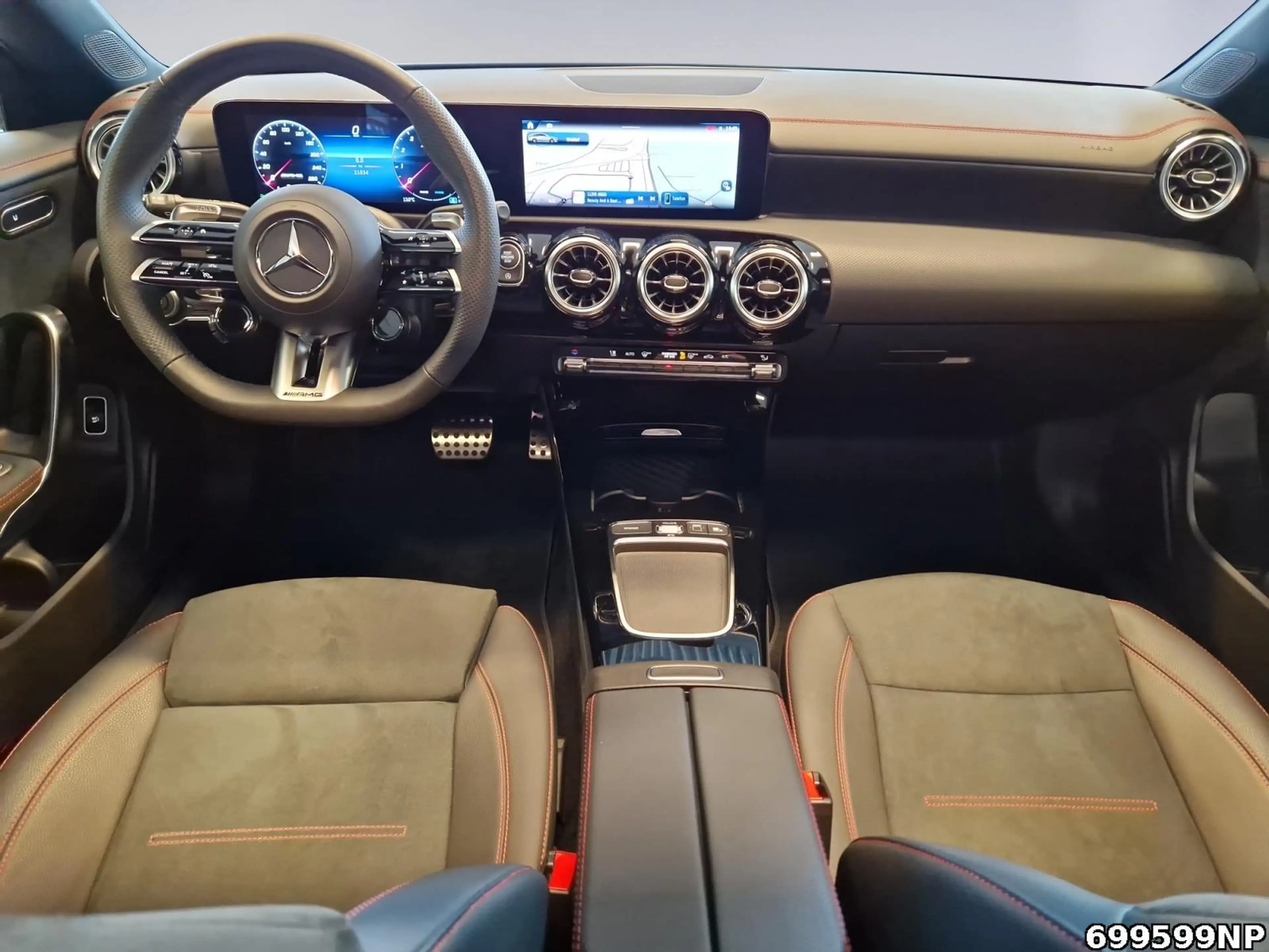 Mercedes-Benz CLA 35 AMG 4M Pano Night DISTRONIC MULTIBEAM — photo 8