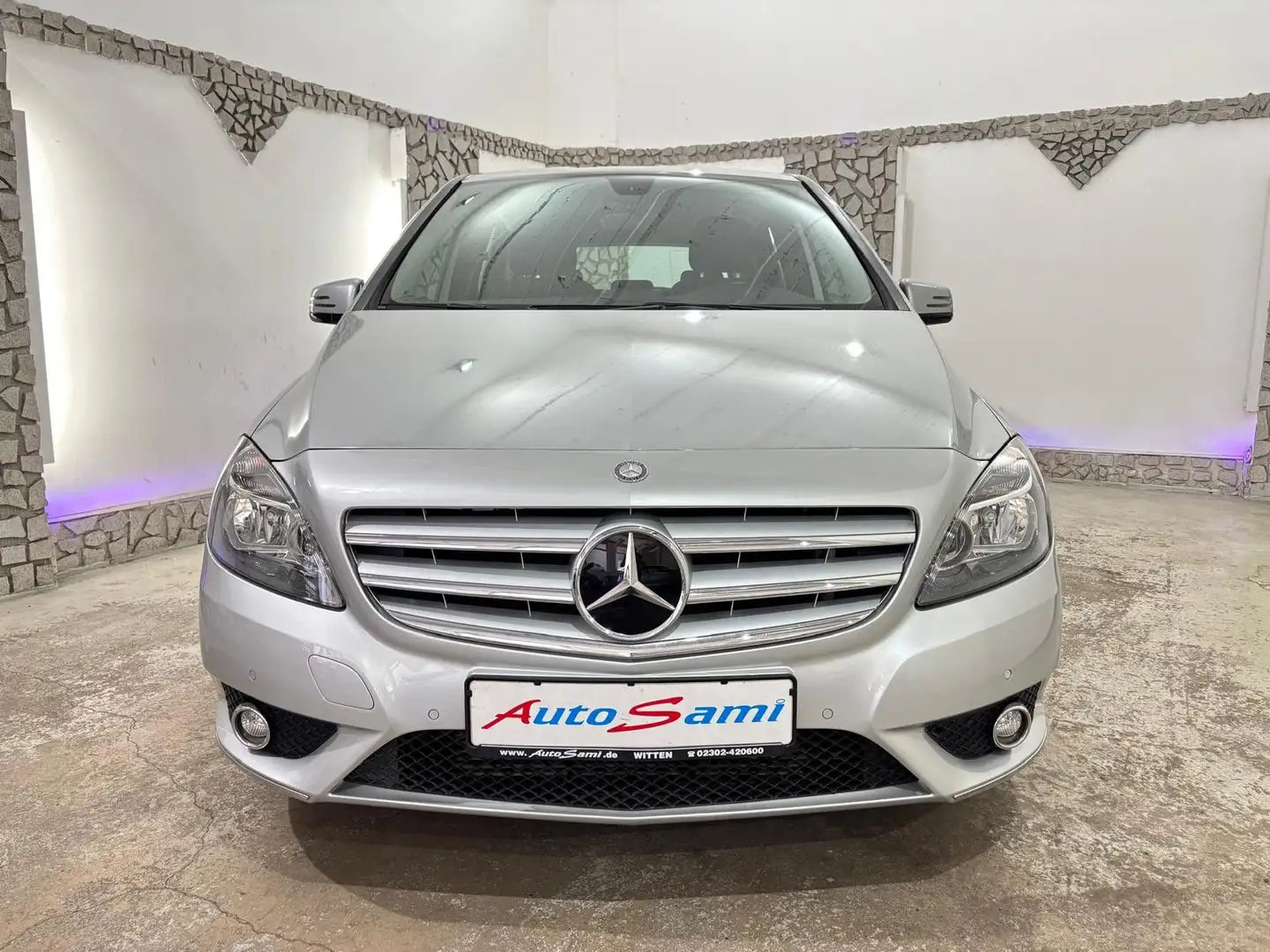 Mercedes-Benz B 180 AUTOMATIK NAVI EINPARKHILFE TEMPO TÜV NEU Argent - 2