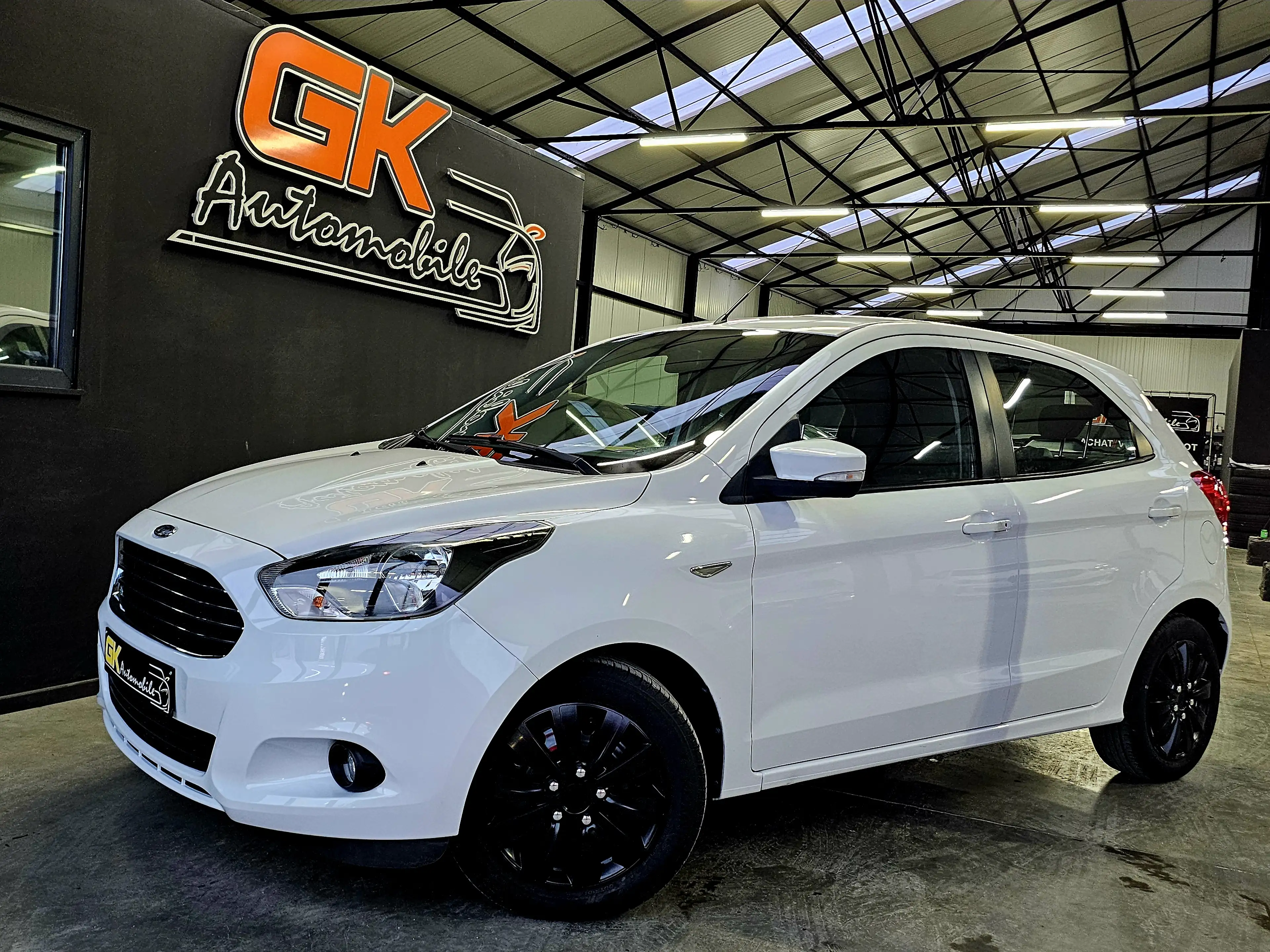Ford Ka/Ka+ 1.2i Essential // 5p // Clim // Bluetooth