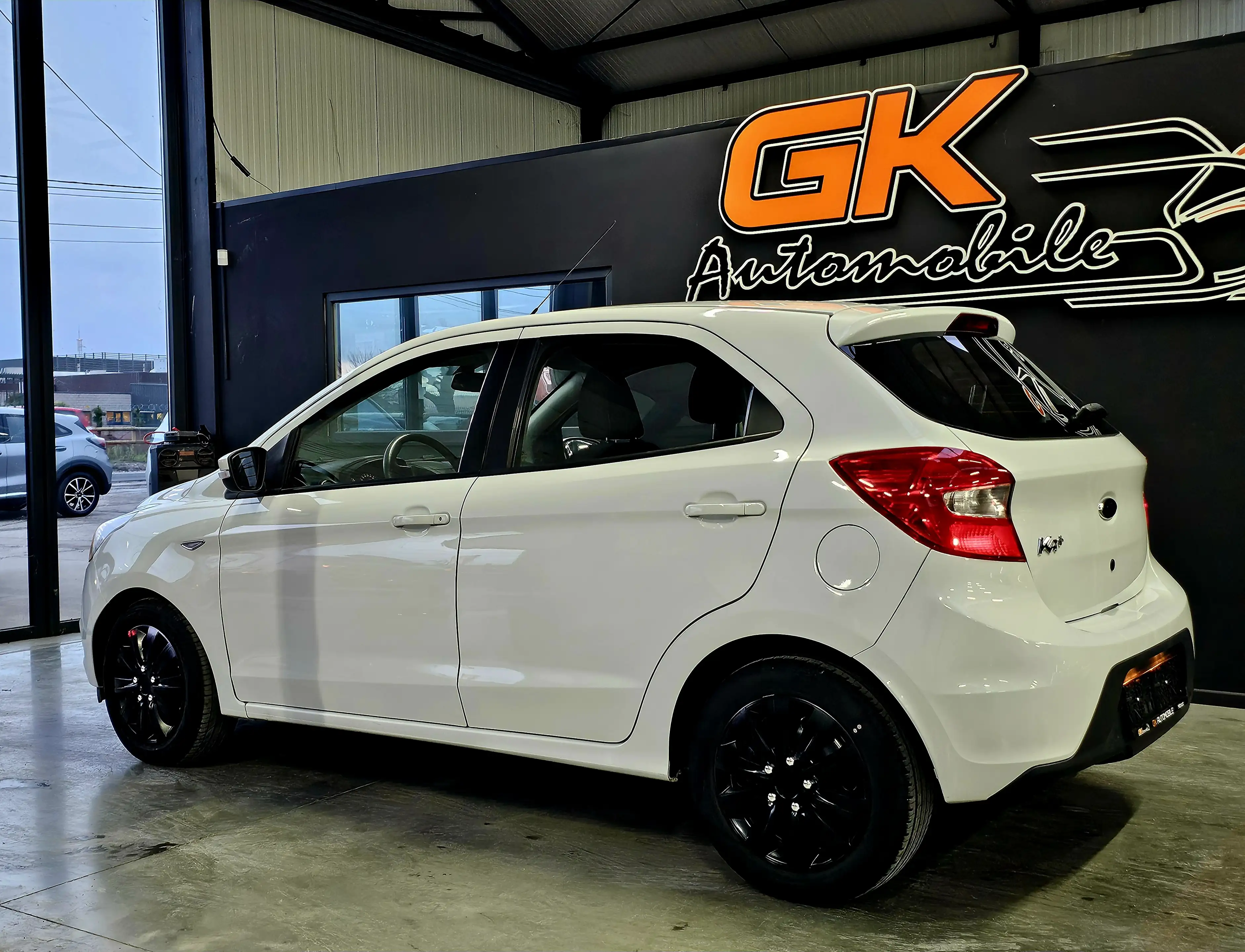 Ford Ka/Ka+ 1.2i Essential // 5p // Clim // Bluetooth — photo 3