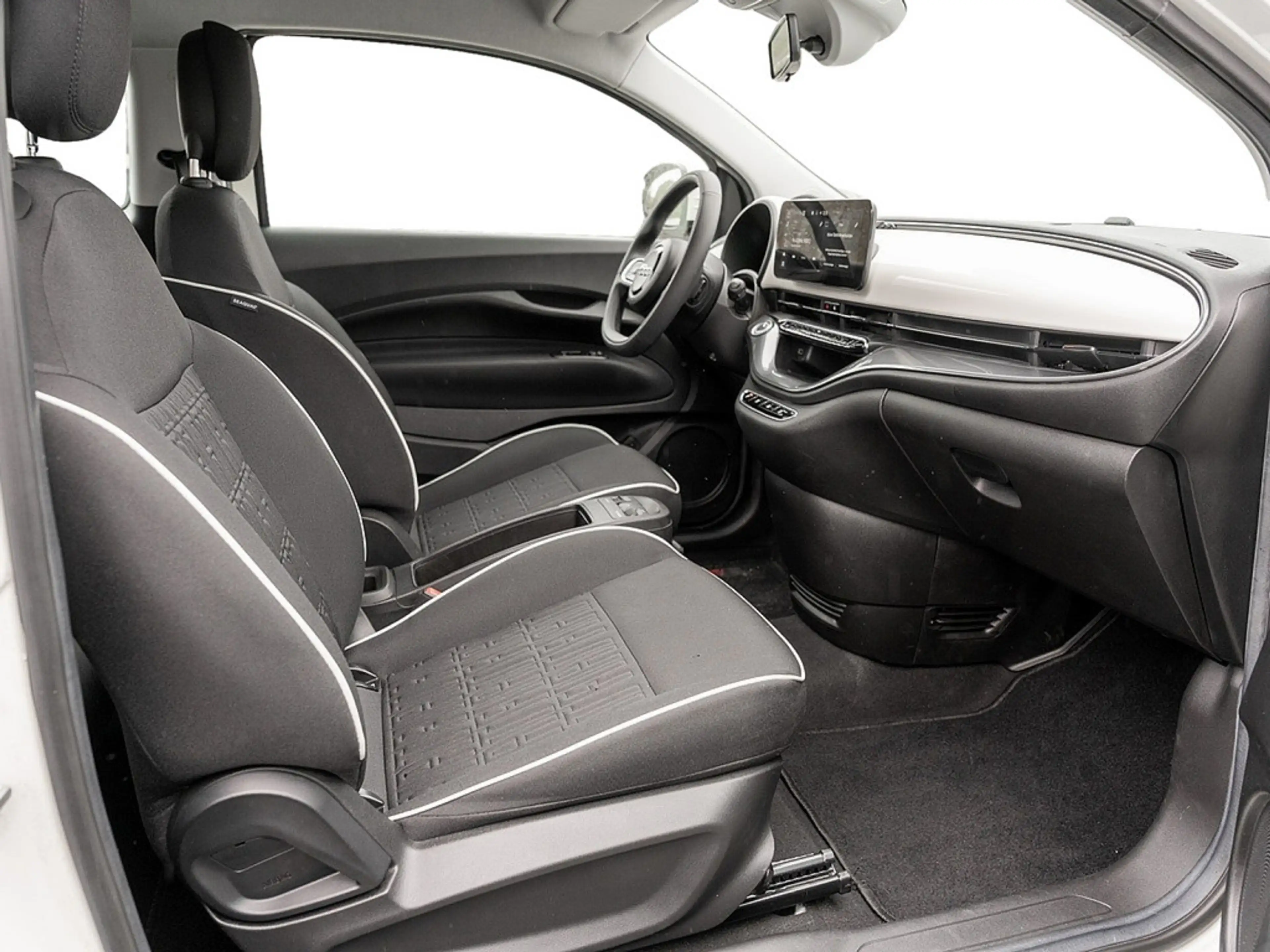 Fiat 500e Base 42kWh - CarPlay, Klimaautomatik, uv — photo 3