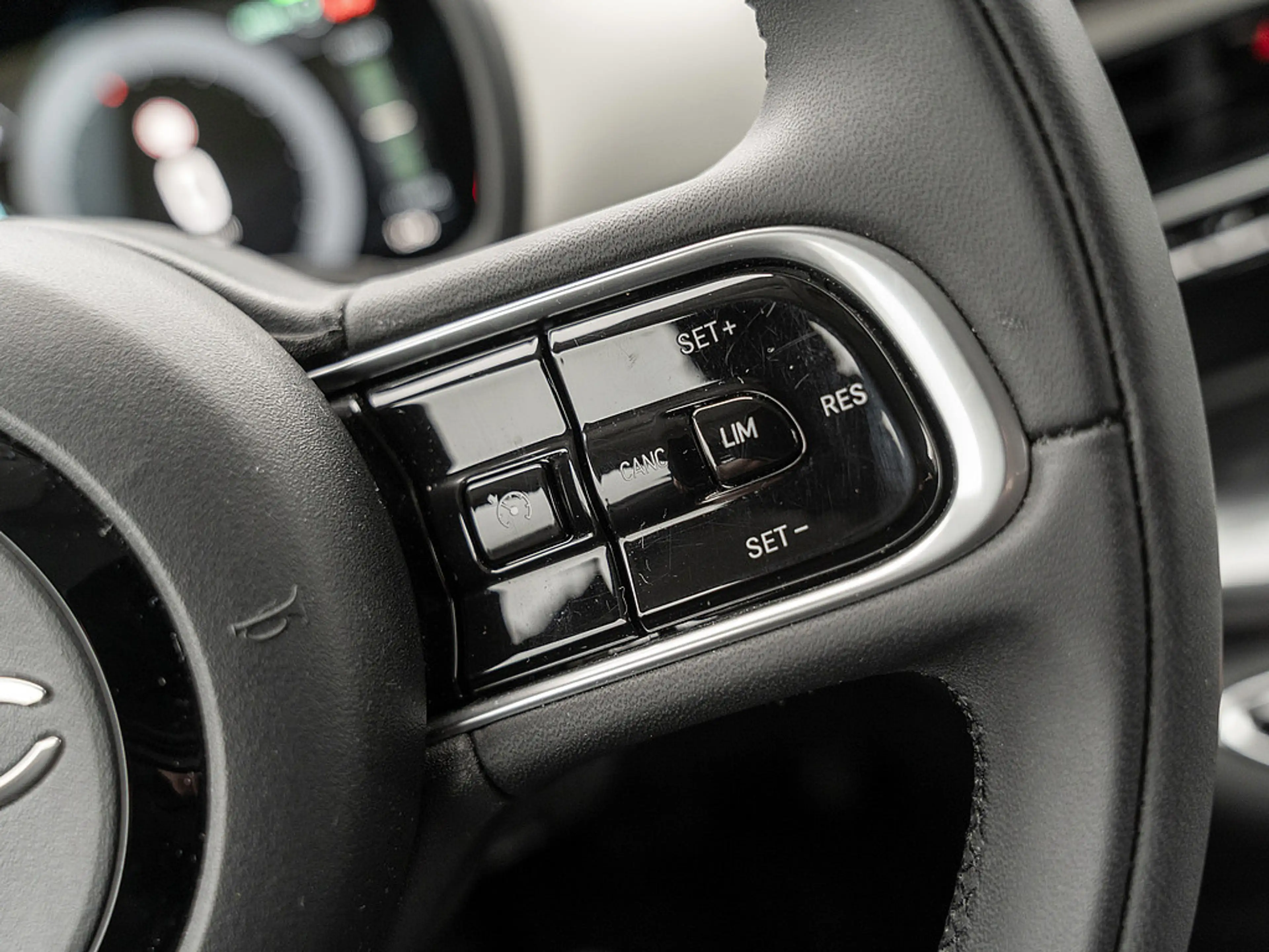 Fiat 500e Base 42kWh - CarPlay, Klimaautomatik, uv — photo 13