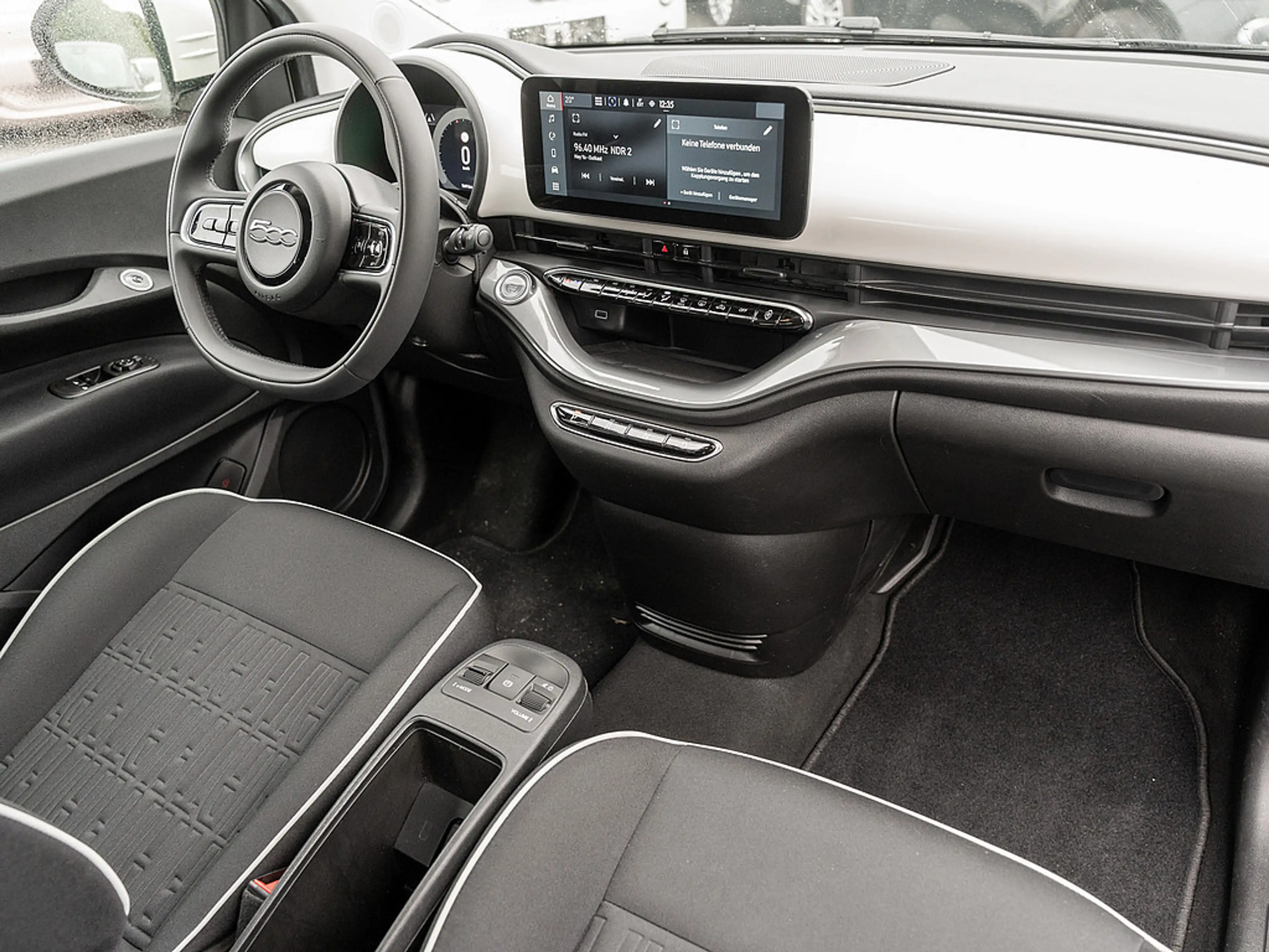 Fiat 500e Base 42kWh - CarPlay, Klimaautomatik, uv — photo 7