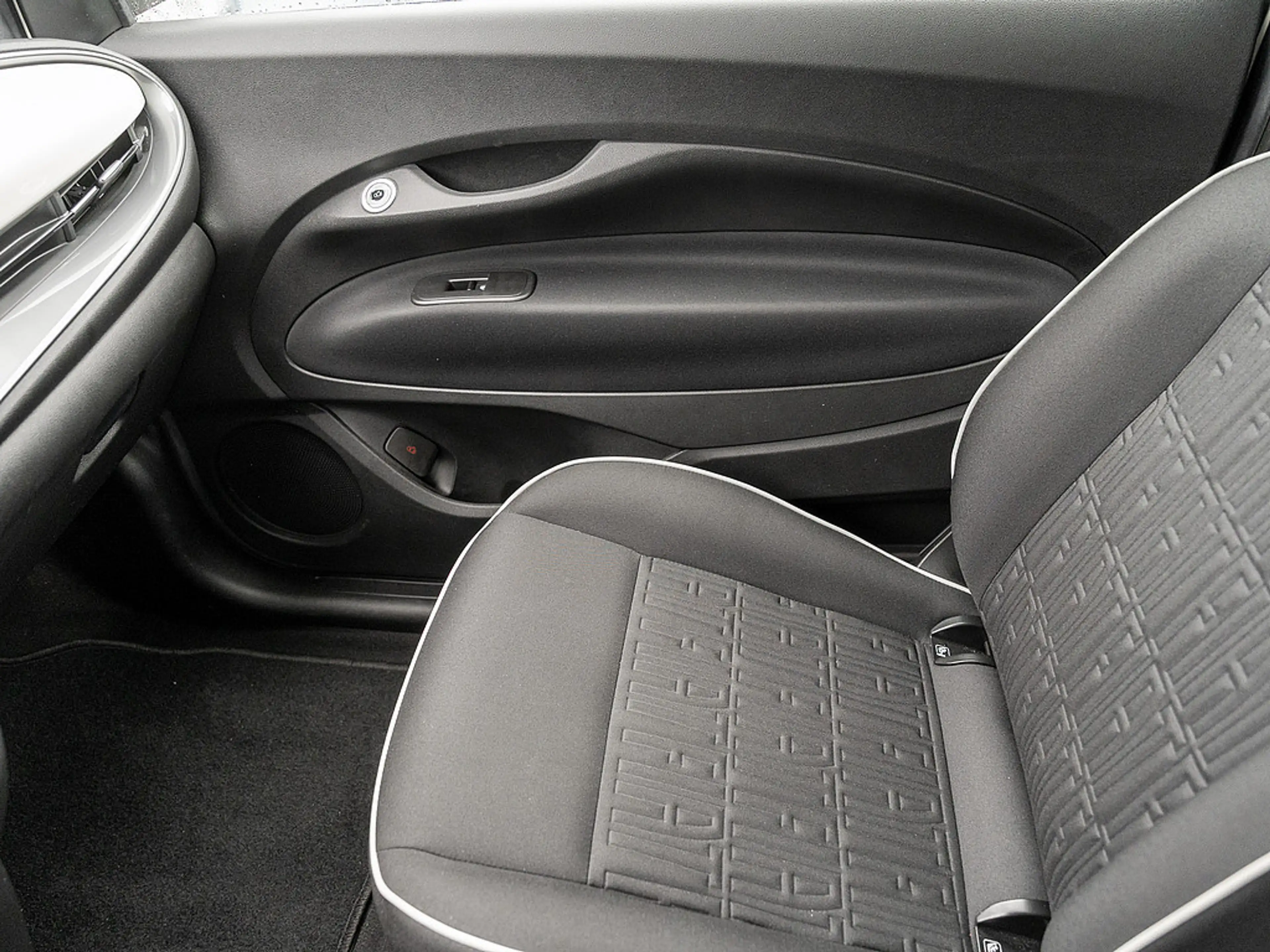 Fiat 500e Base 42kWh - CarPlay, Klimaautomatik, uv — photo 11