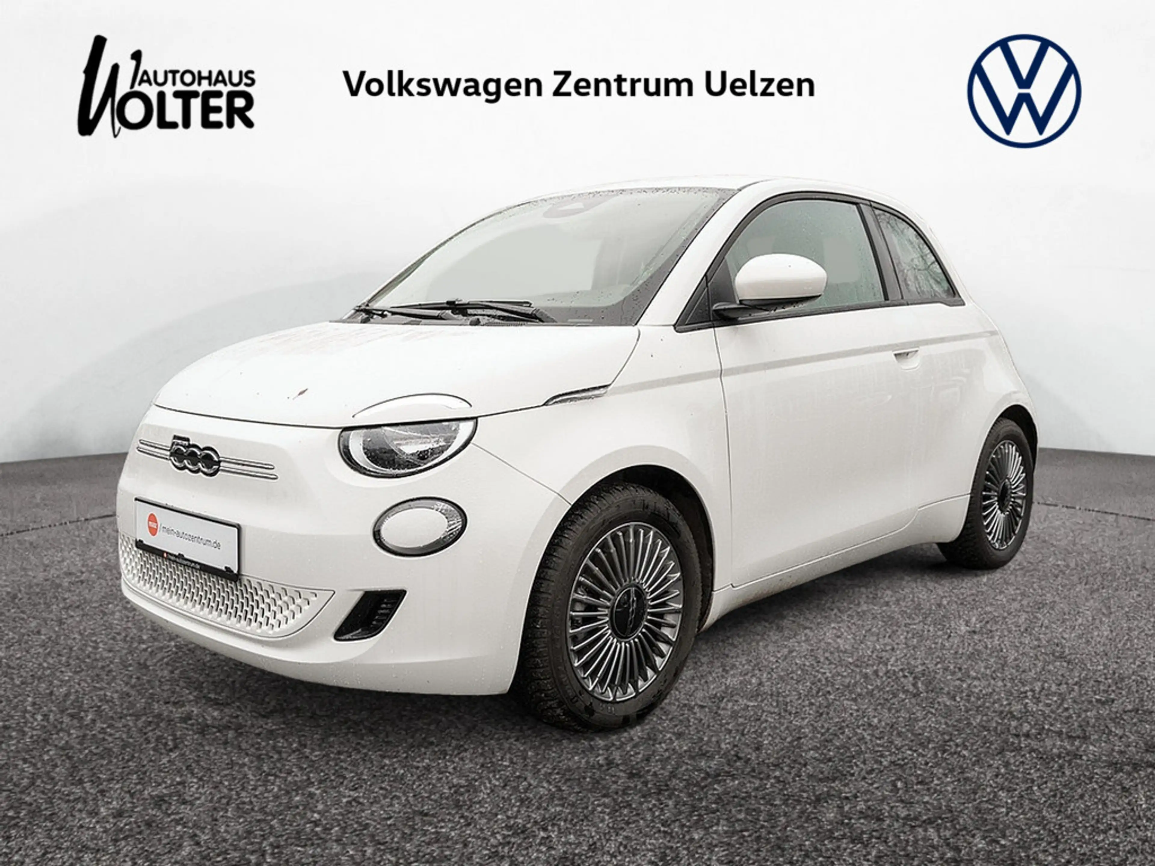 Fiat 500e Base 42kWh - CarPlay, Klimaautomatik, uv