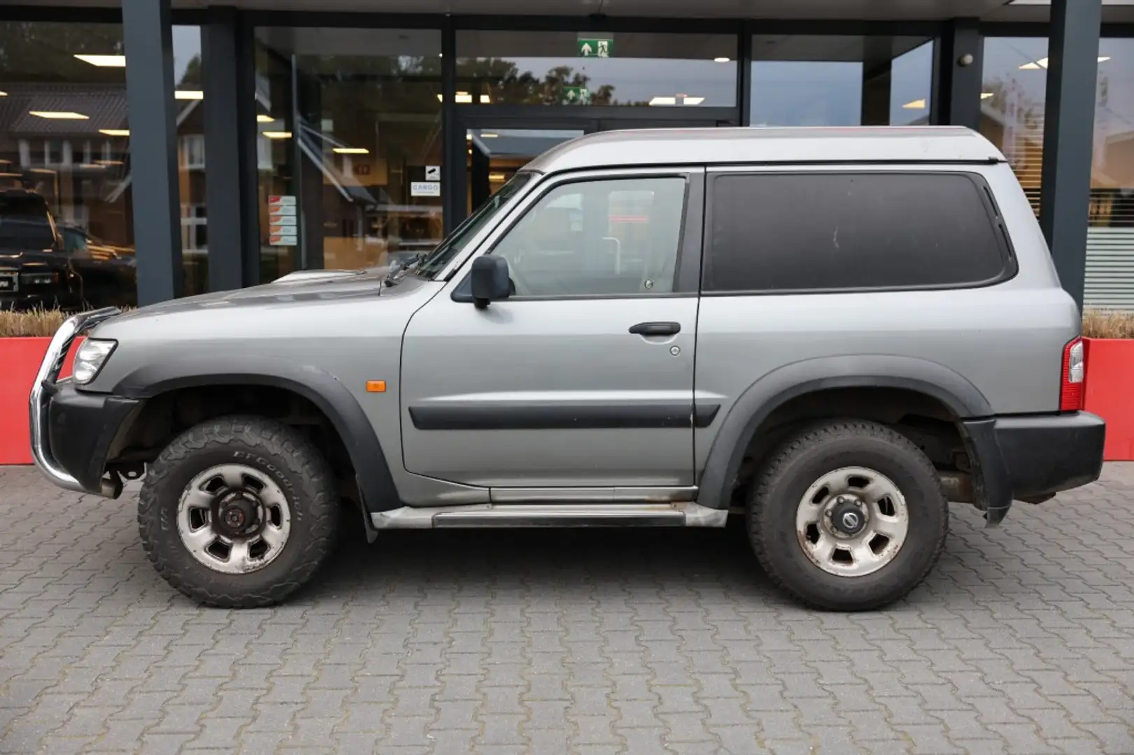 Nissan Patrol GR 3.0 DI 3DRS COMFORT VAN Gris - 2