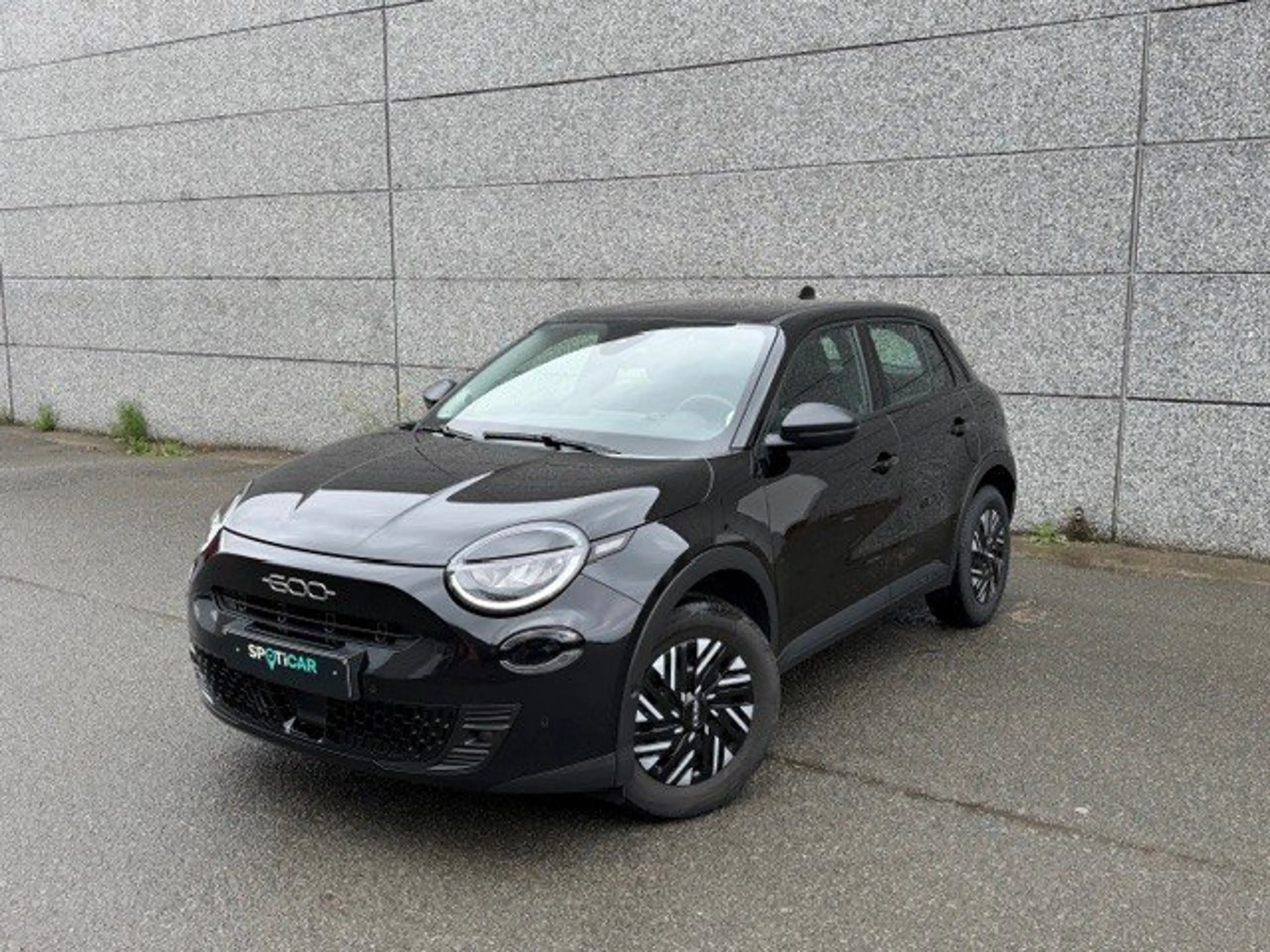 Fiat 600 *GPS*CAMERA*KEY LESS GO* Hybrid 100 PK — photo 9