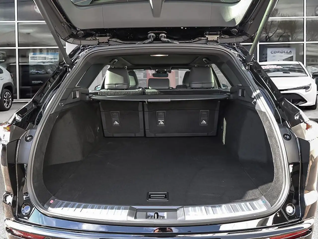 Toyota Crown снимка Toyota Crown