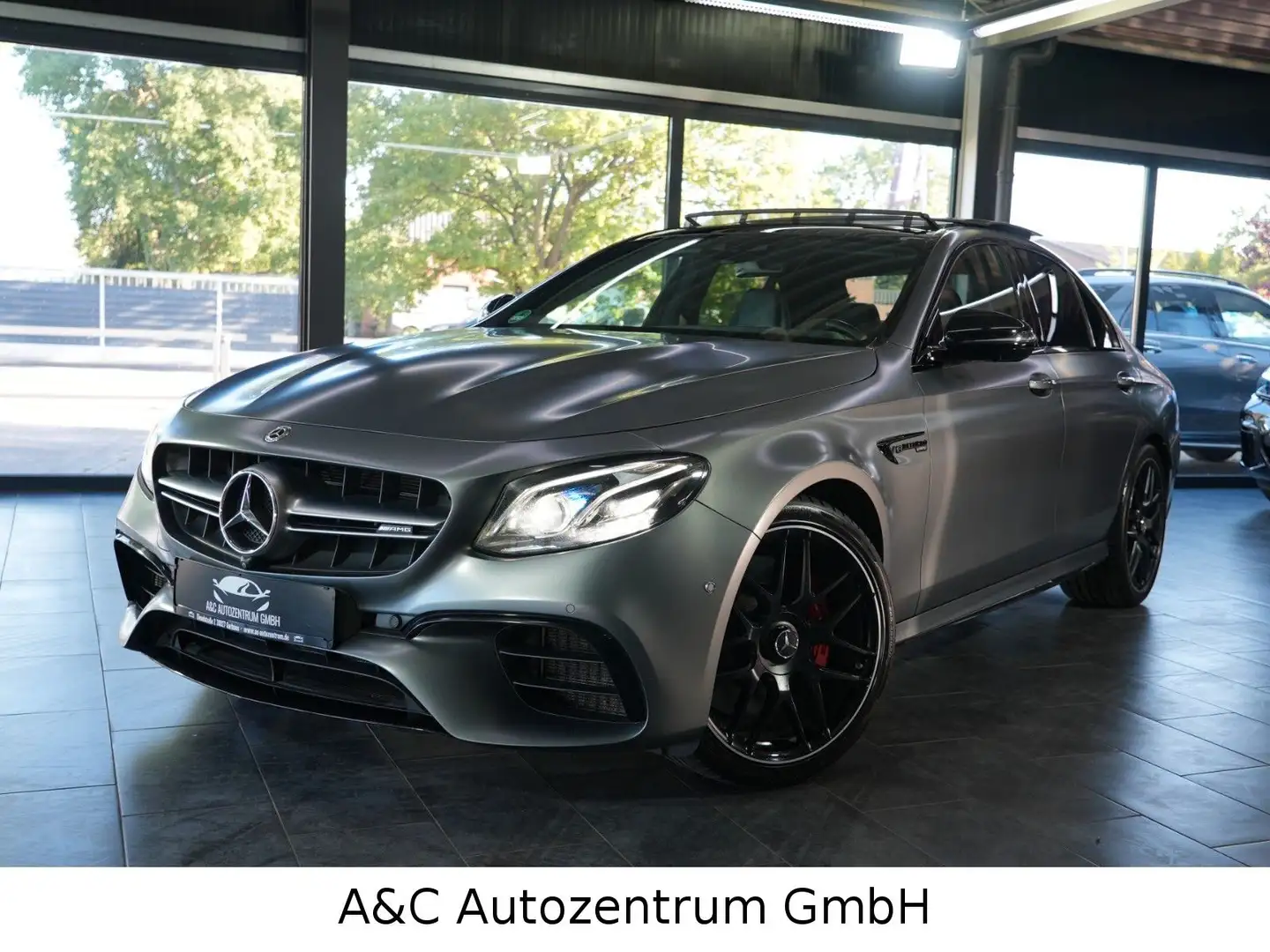 Mercedes-Benz E 63 AMG E 63 S AMG 4Matic+ Grijs - 2