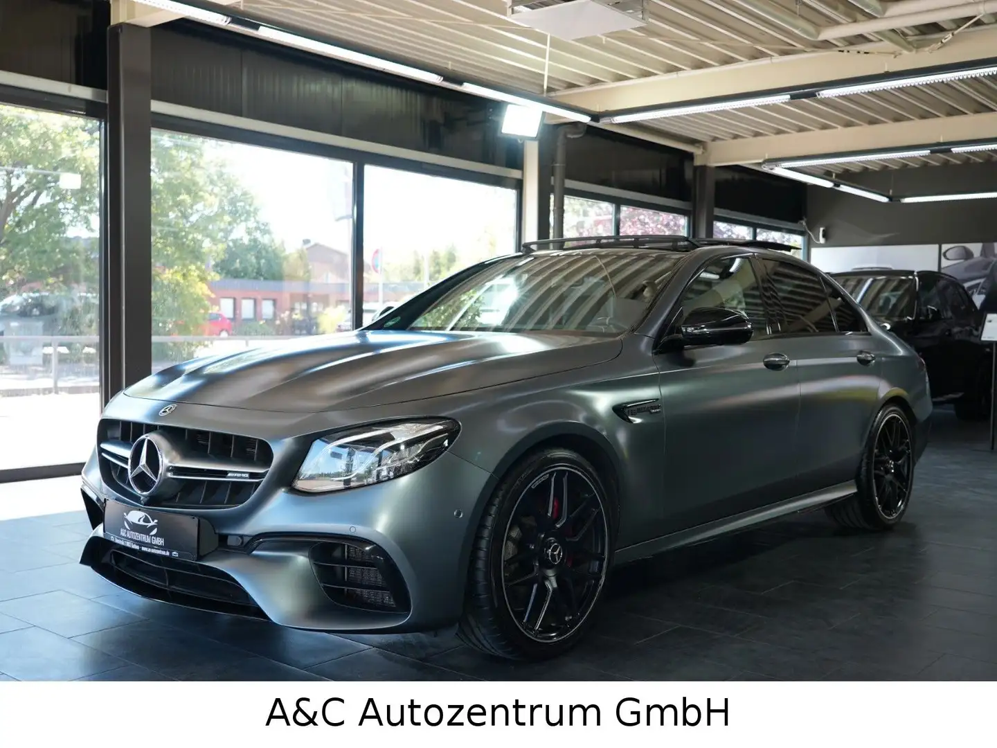 Mercedes-Benz E 63 AMG E 63 S AMG 4Matic+ Grijs - 1