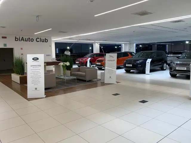 Land Rover Discovery Sport view 15