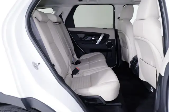 Land Rover Discovery Sport view 5