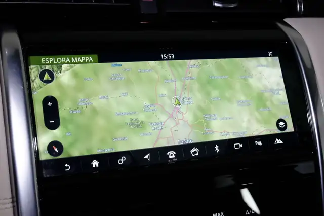 Land Rover Discovery Sport view 12