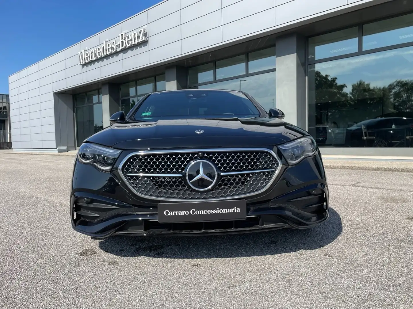 Mercedes-Benz E 300 de 4MATIC con tecnologia ibrida EQ Fekete - 2