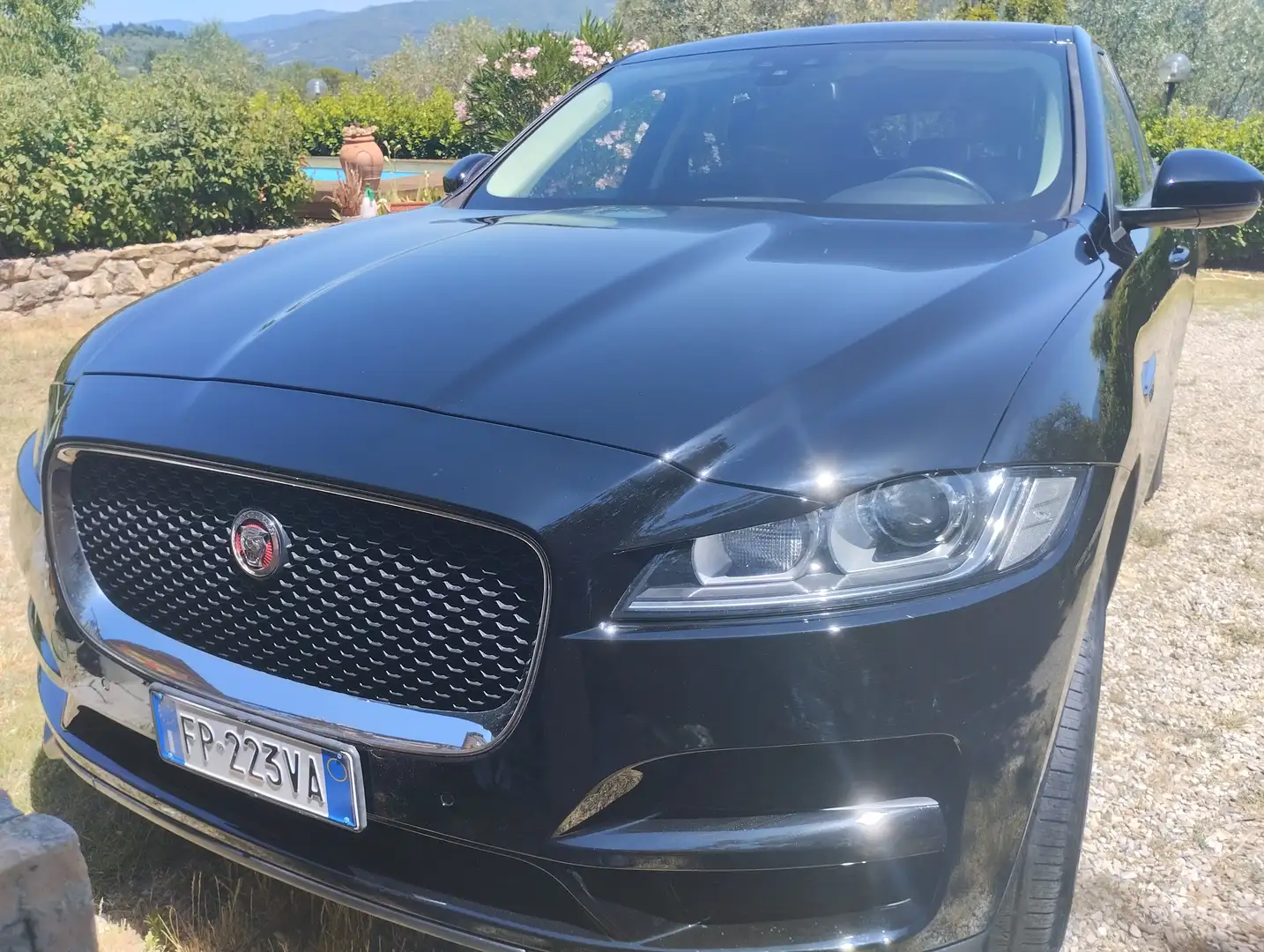 Jaguar F-Pace F-Pace 2.0d i4 Pure 163cv my19 Nero - 2